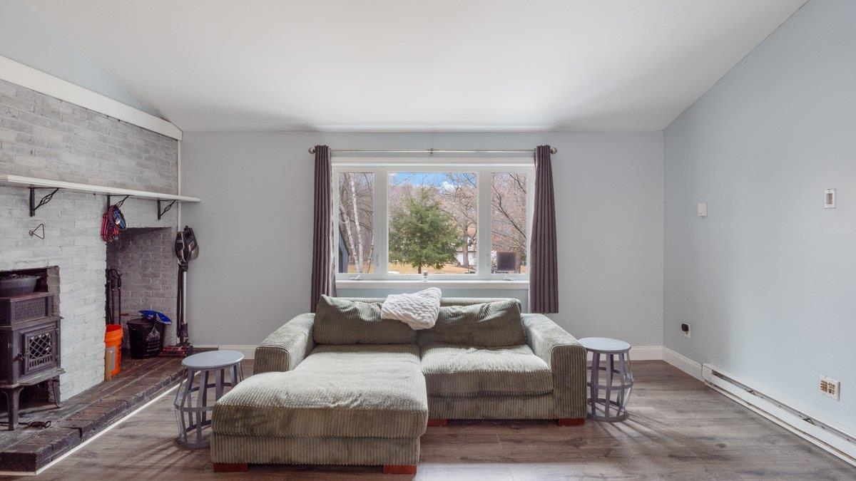 48 Redfield Cir, Derry, NH 03038