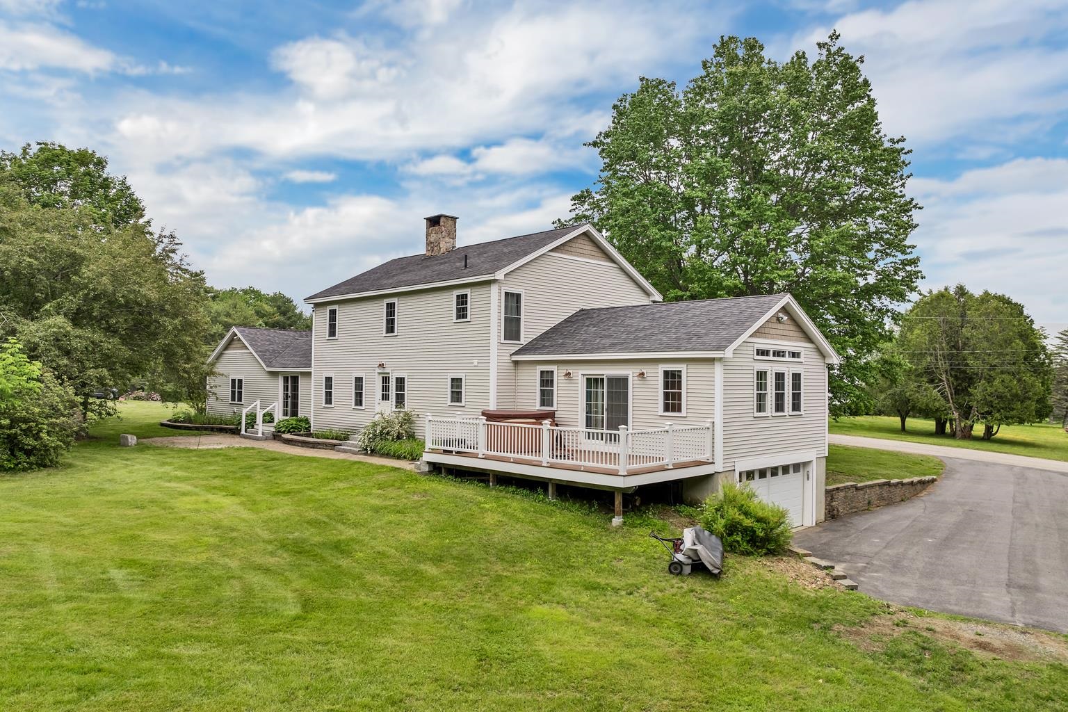 26 Hilltop Dr, Wakefield, NH 03872