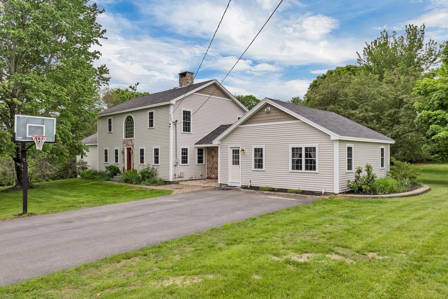 26 Hilltop Dr, Wakefield, NH 03872