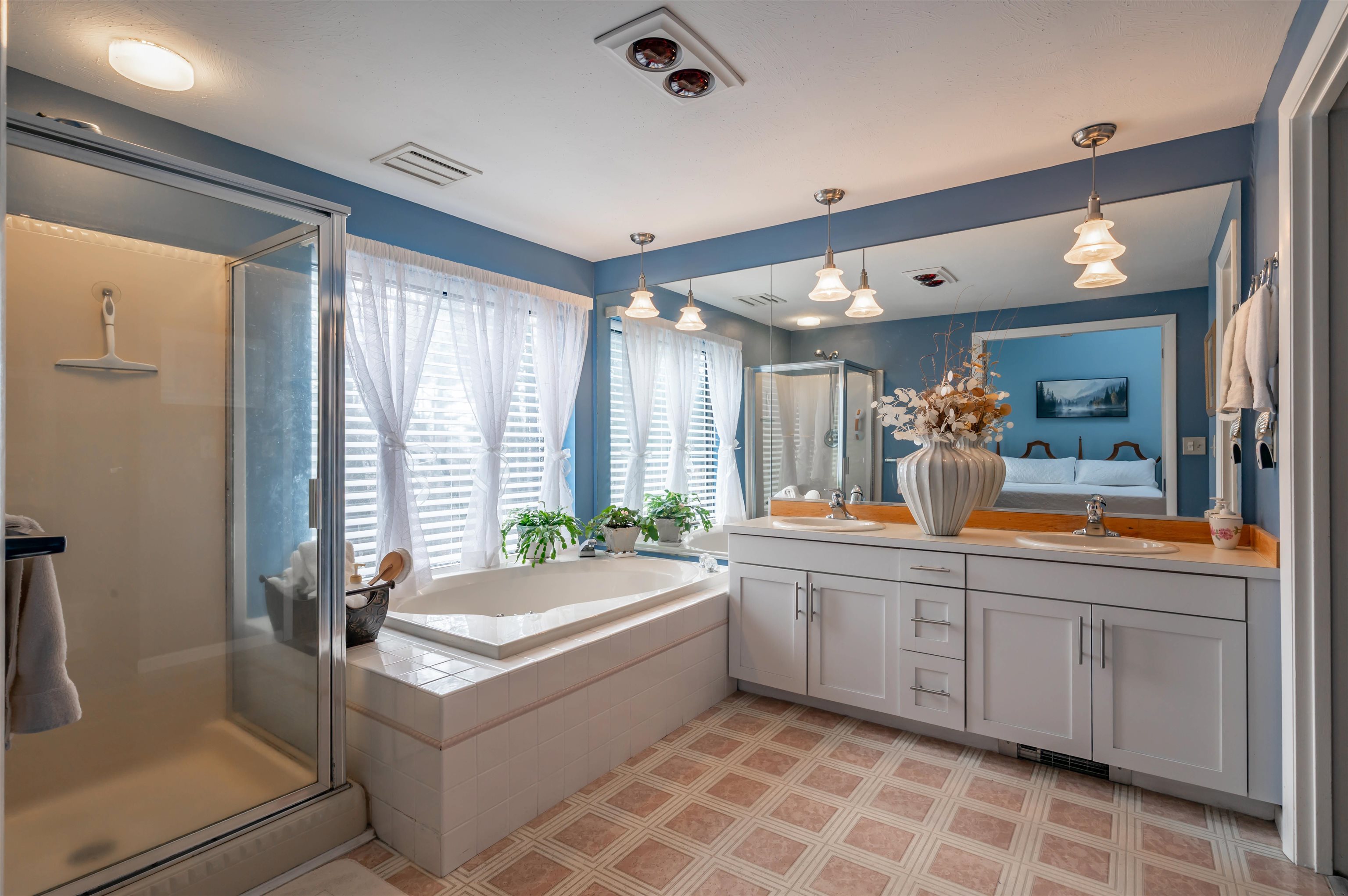 11 Pondview Dr, Merrimack, NH 03054