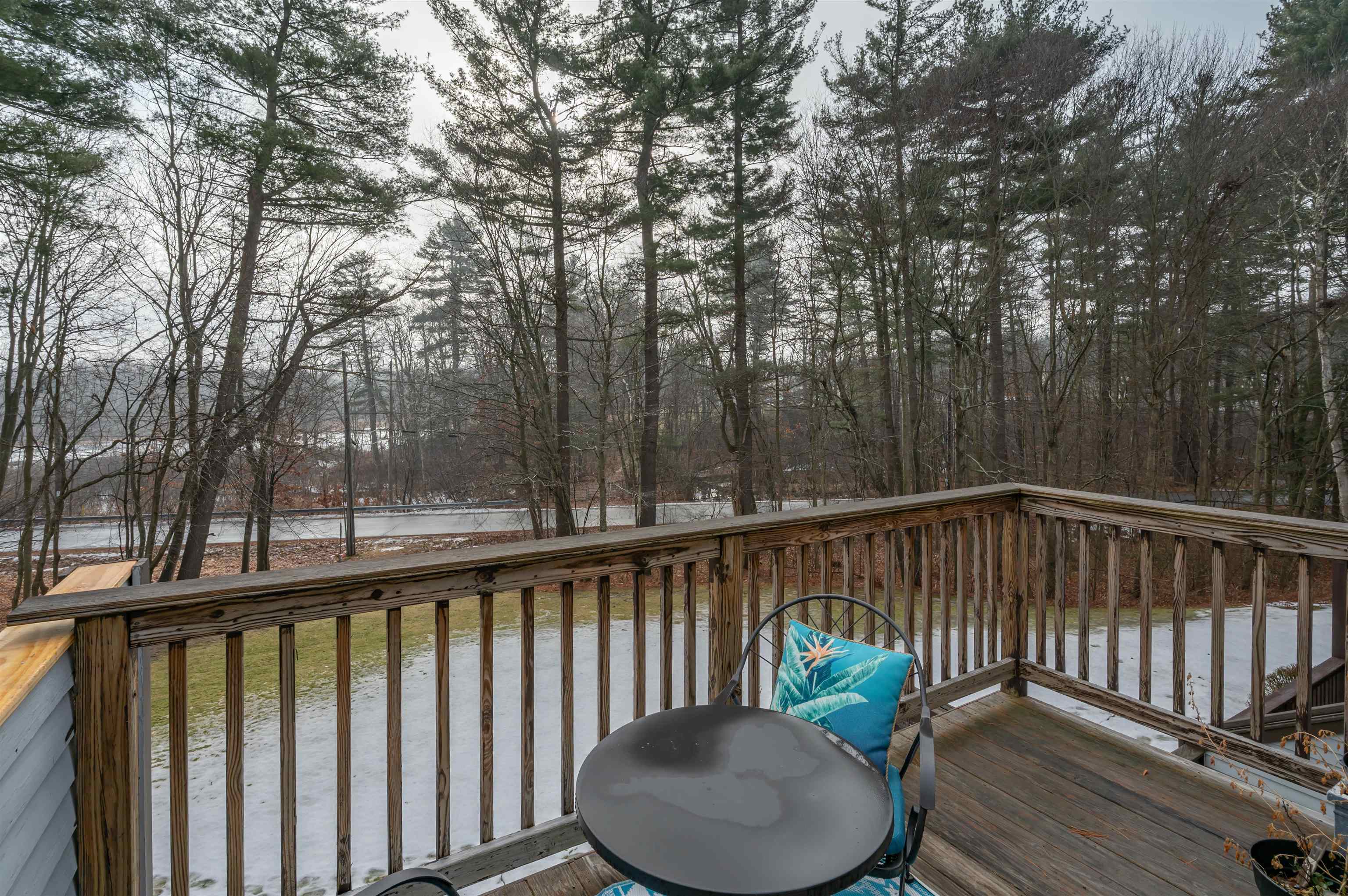 11 Pondview Dr, Merrimack, NH 03054