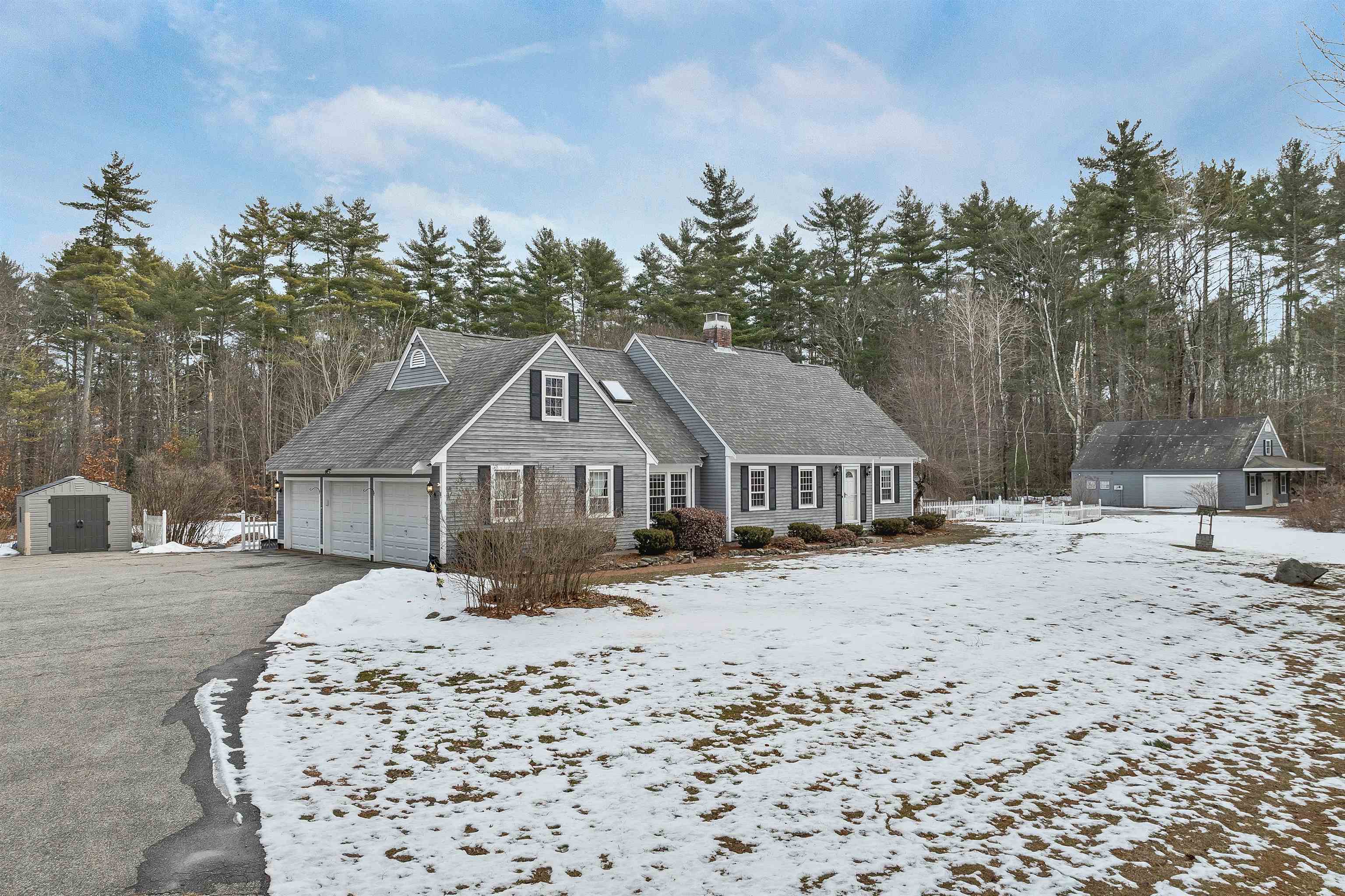 132 Dustin Tavern Rd, Weare, NH 03281