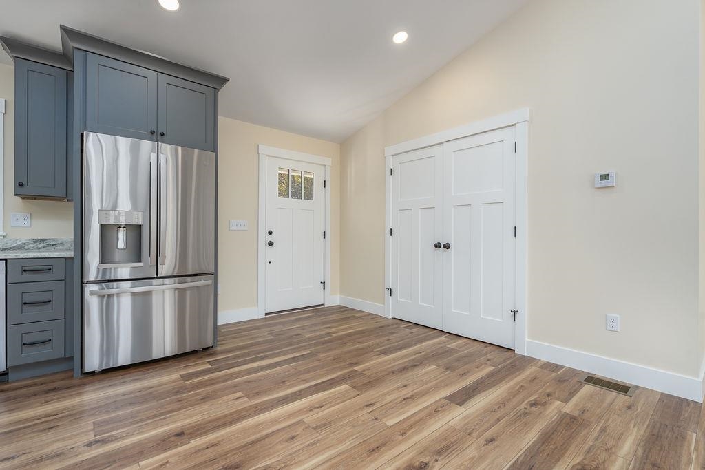 320 Knox Marsh Rd, Madbury, NH 03823