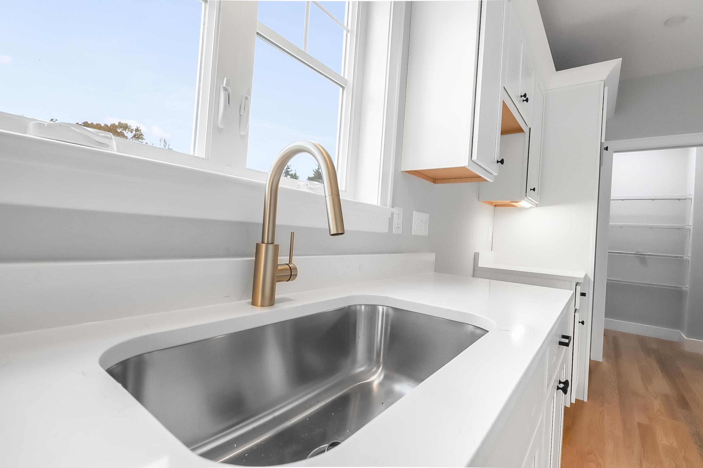 293 Sandown Rd, Fremont, NH 03044