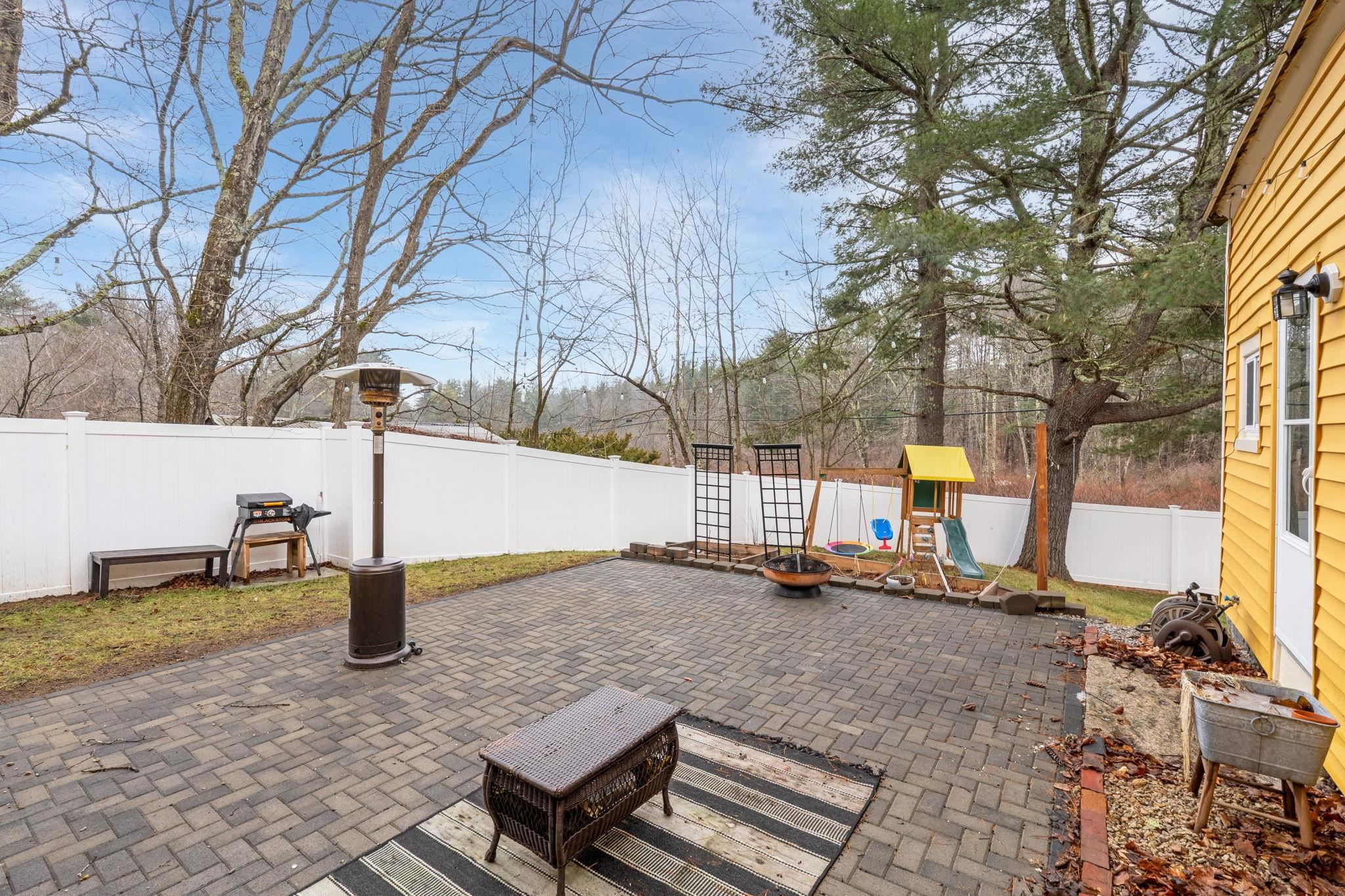 1 Beane Island Rd, Candia, NH 03034