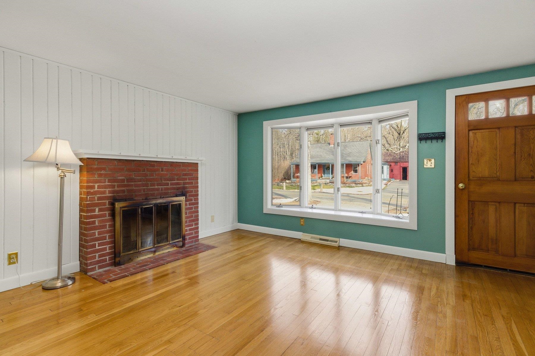 126 Wednesday Hill Rd, Lee, NH 03861