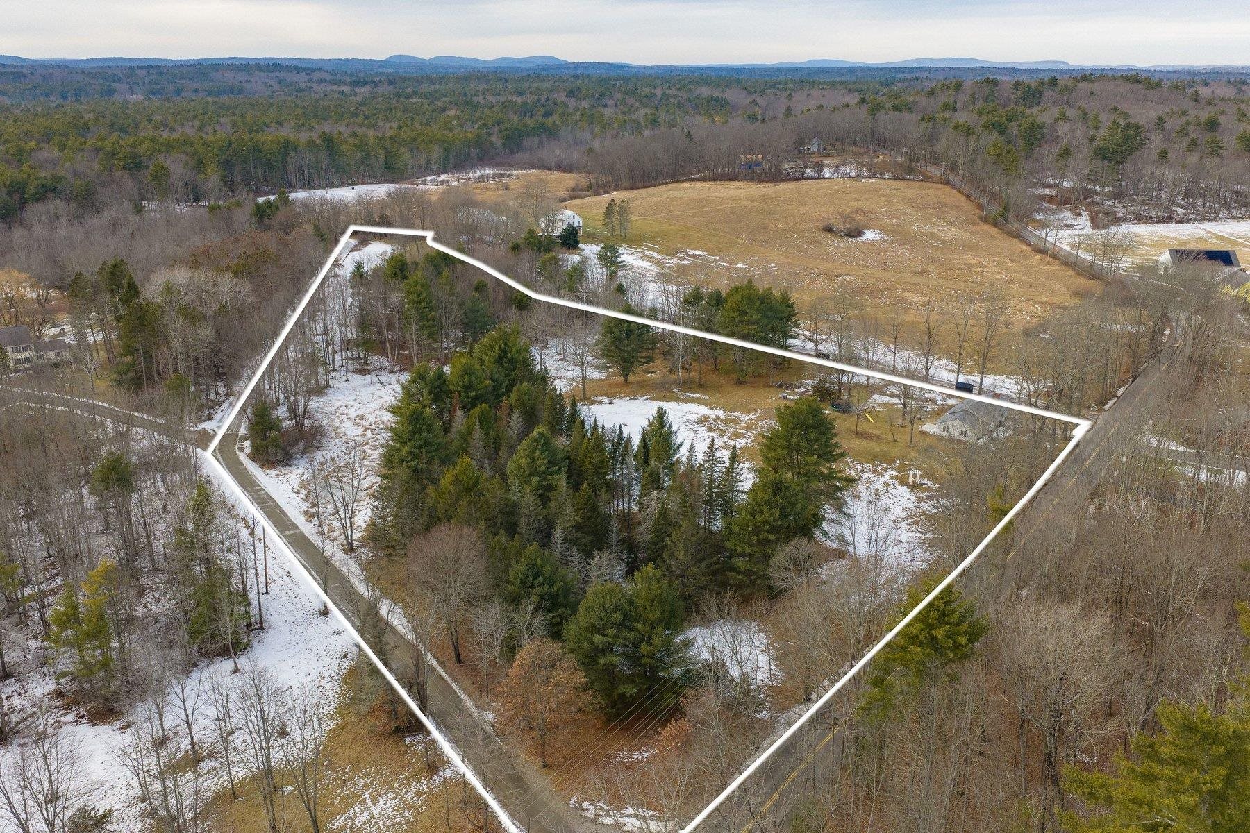 126 Wednesday Hill Rd, Lee, NH 03861