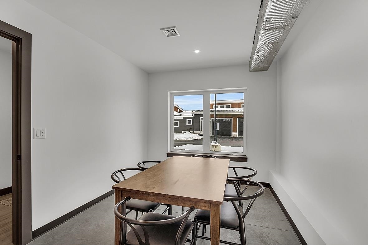 28 Vantage Point Dr, Laconia, NH 03246