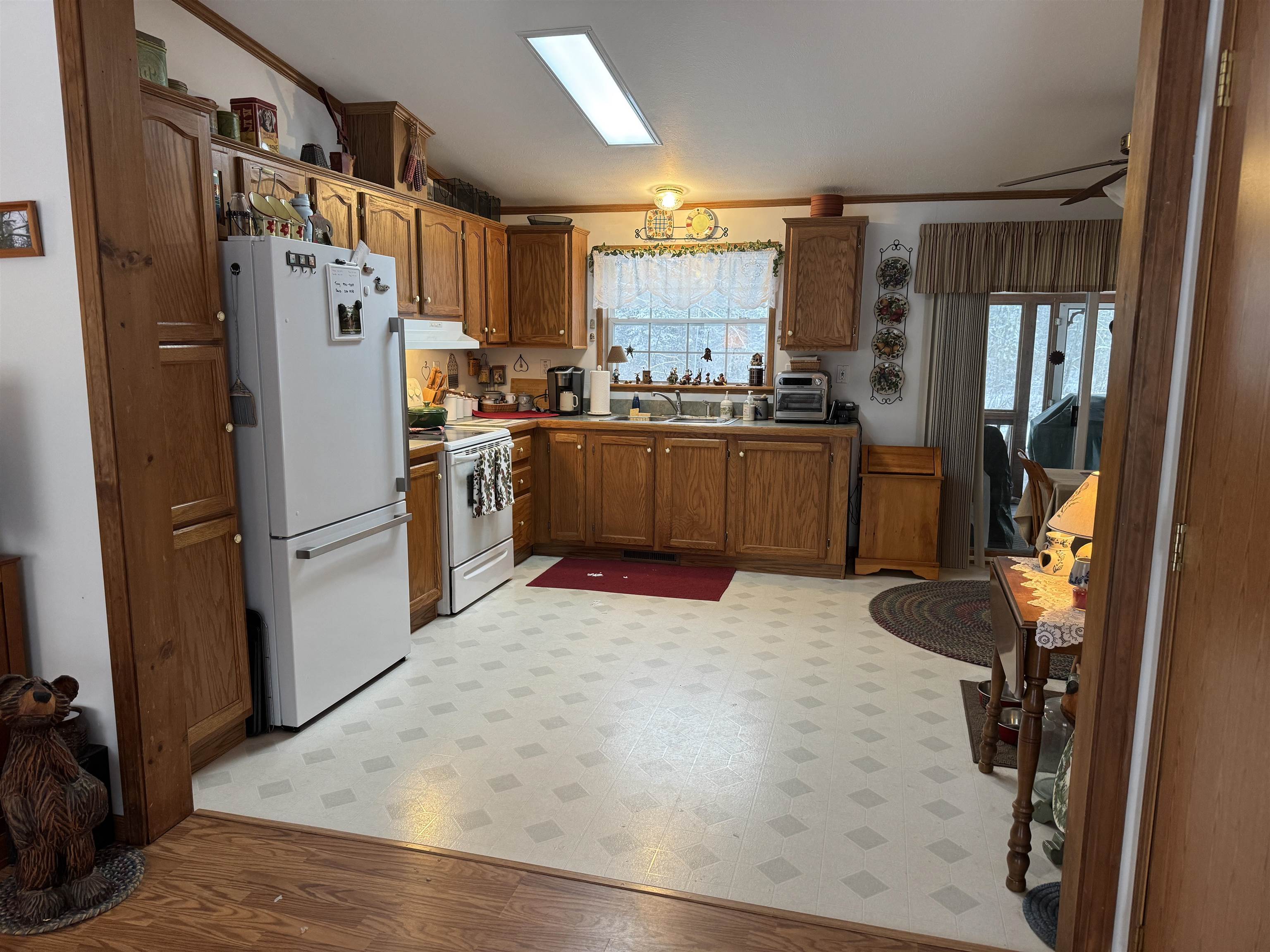 16 Hodsdon Shore Rd, Ossipee, NH 03814
