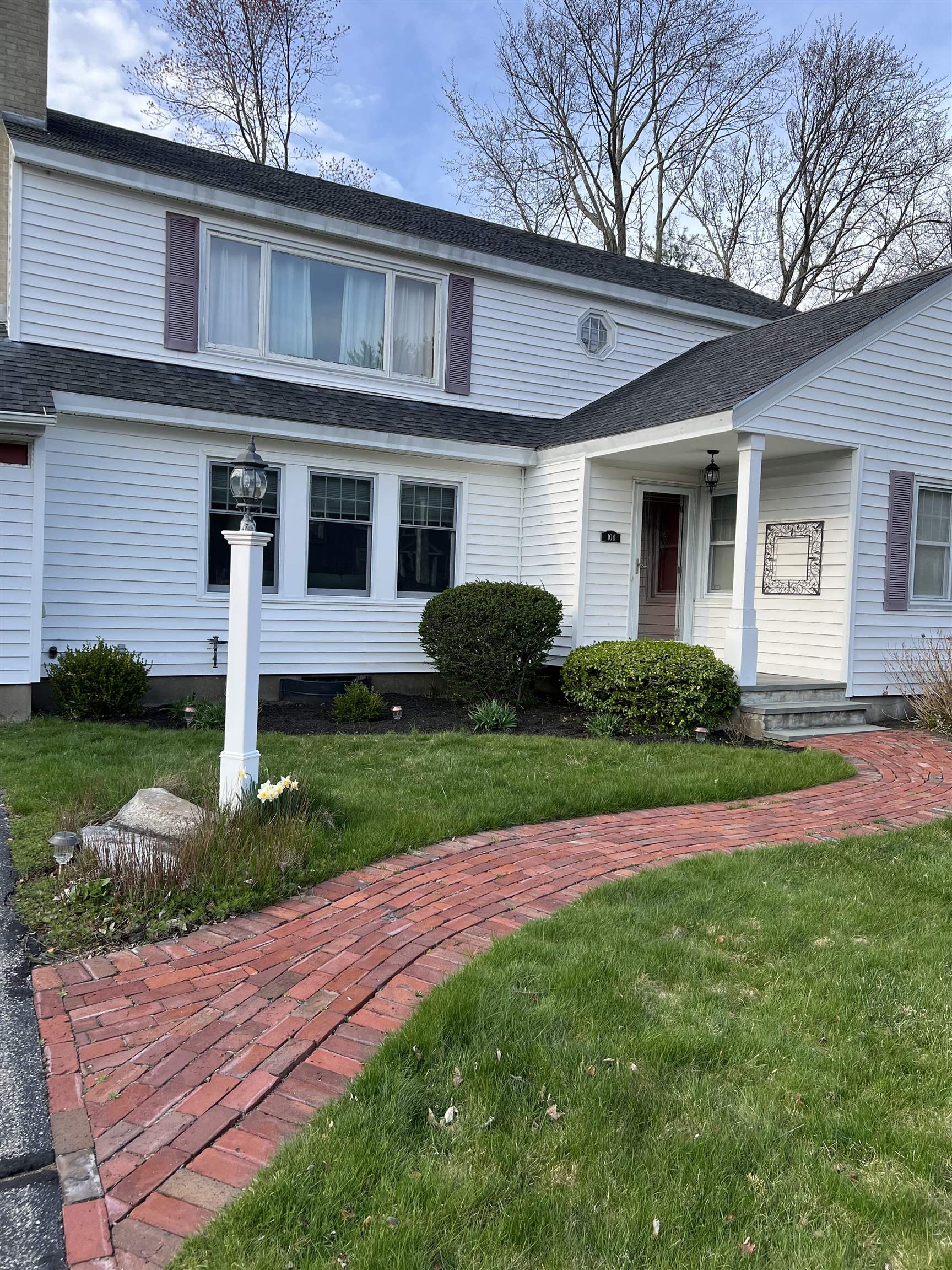 104 North Gate Rd, Manchester, NH 03104