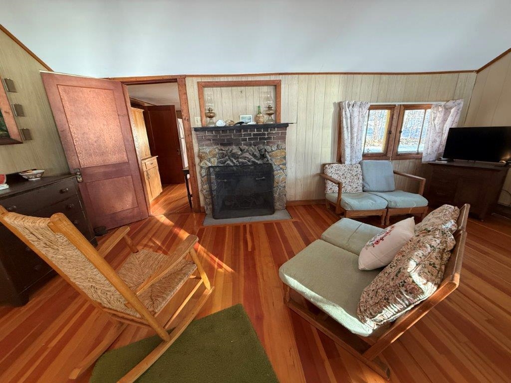 19x30 Family Room 24617814