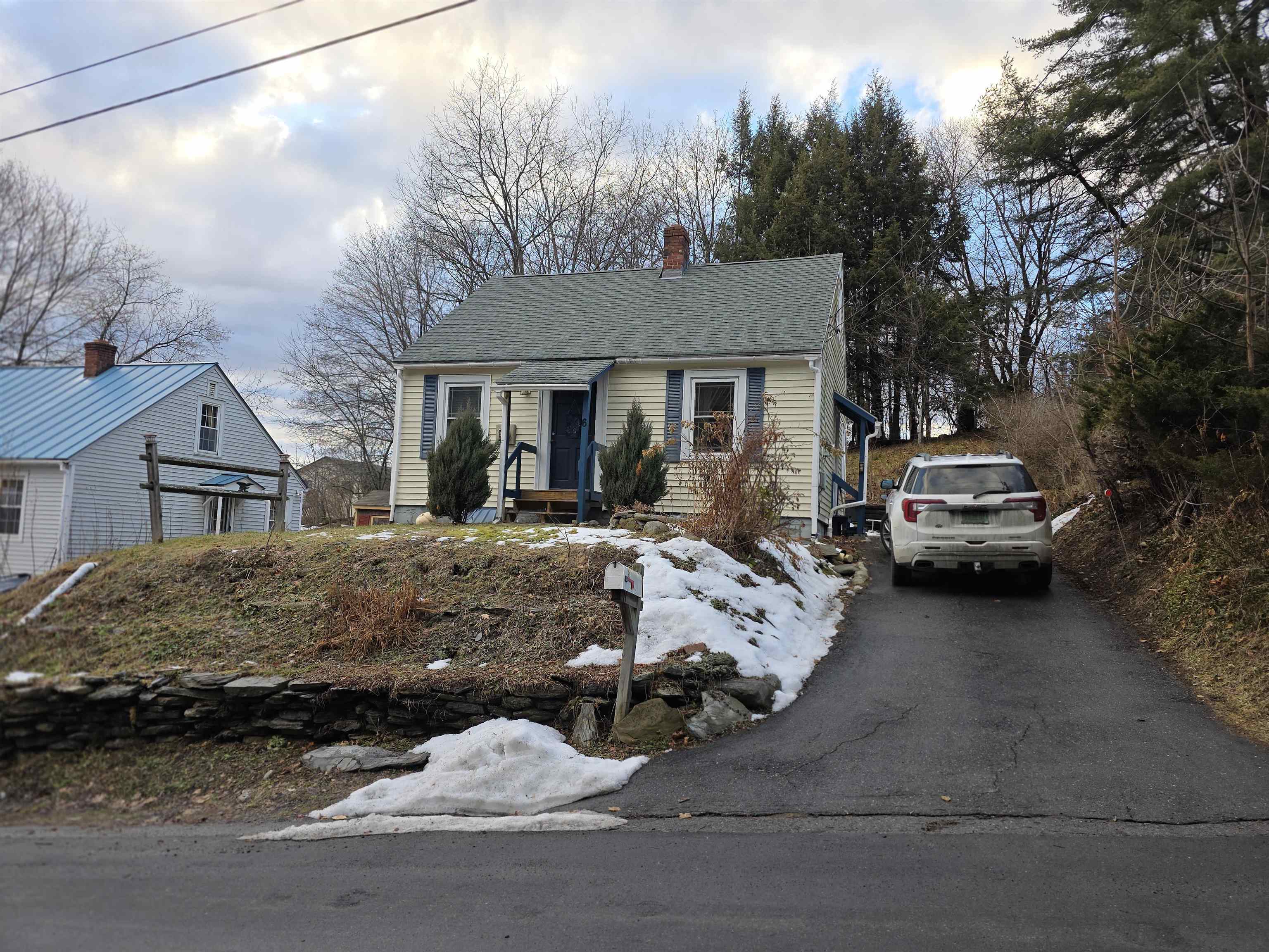 6 Curtis St, Springfield, VT 05156