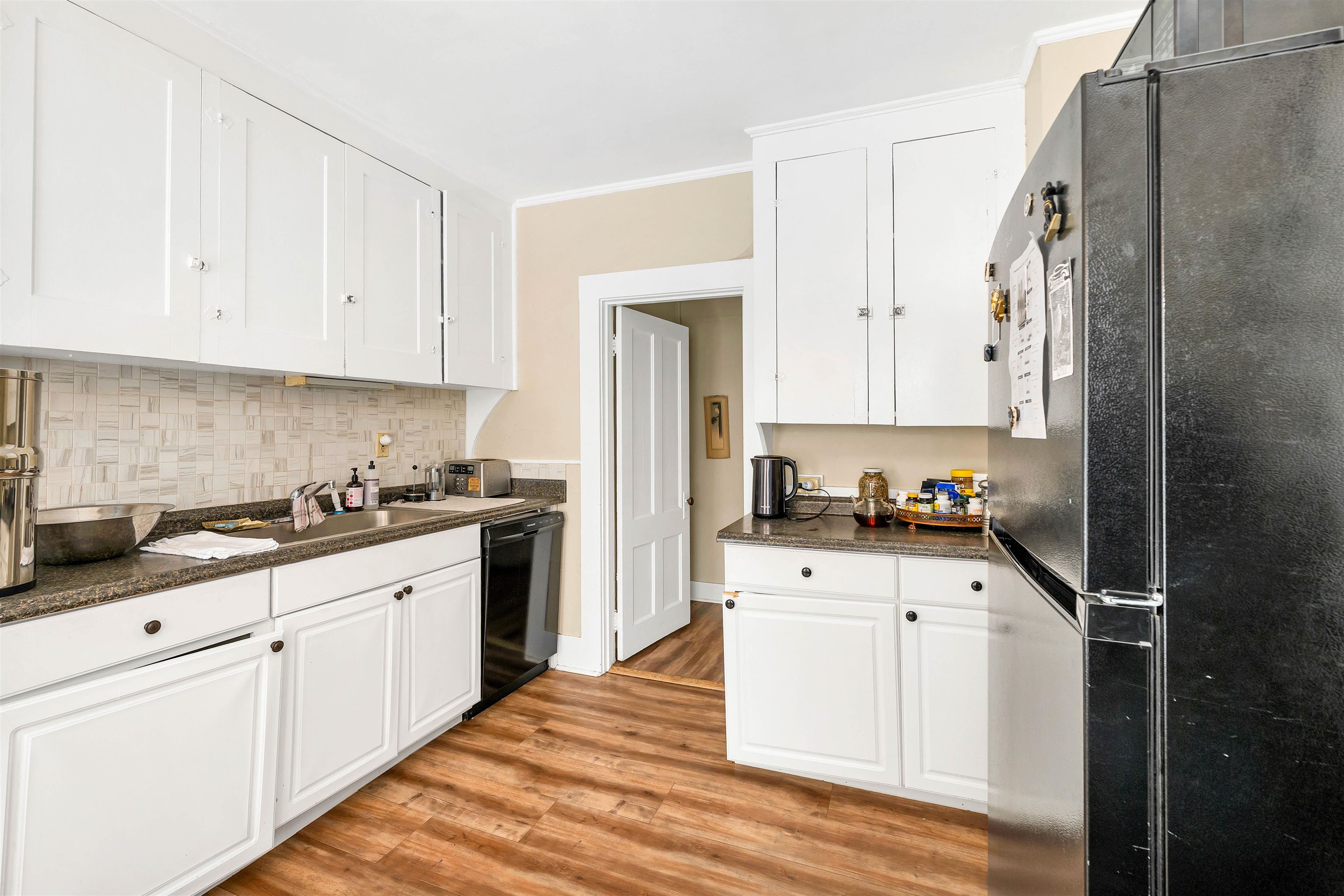 3 Keeble St, Plymouth, NH 03264