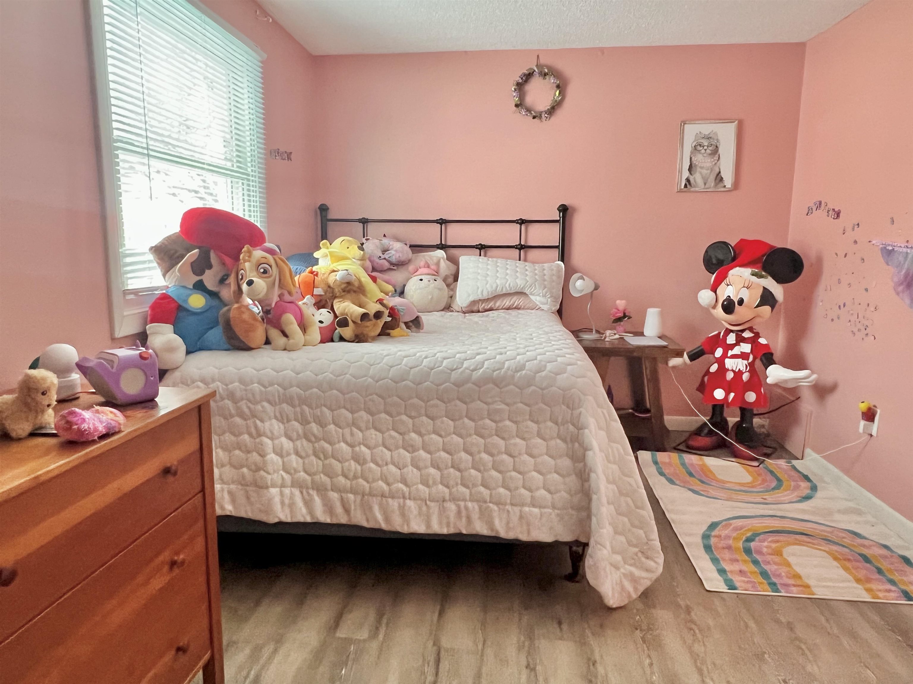 206 Calef Rd, Manchester, NH 03103