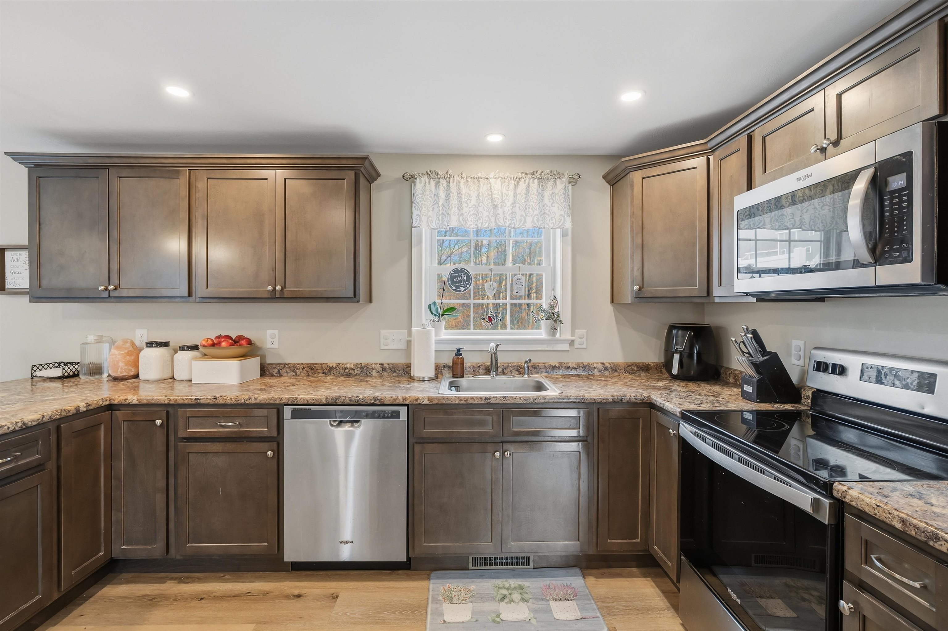 97 Timber Ridge Dr, Milford, NH 03055