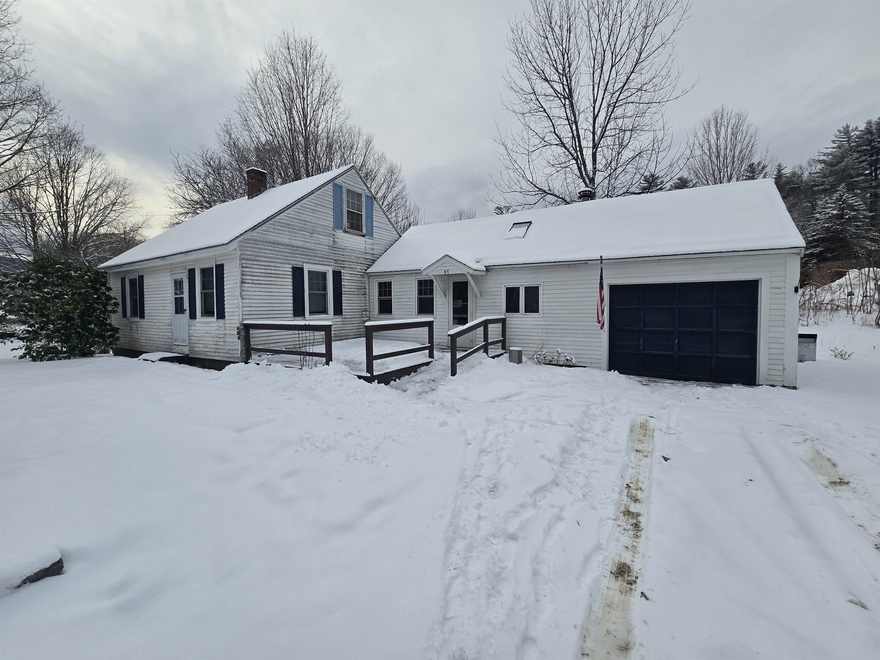 91 Water St, Rumney, NH 03266