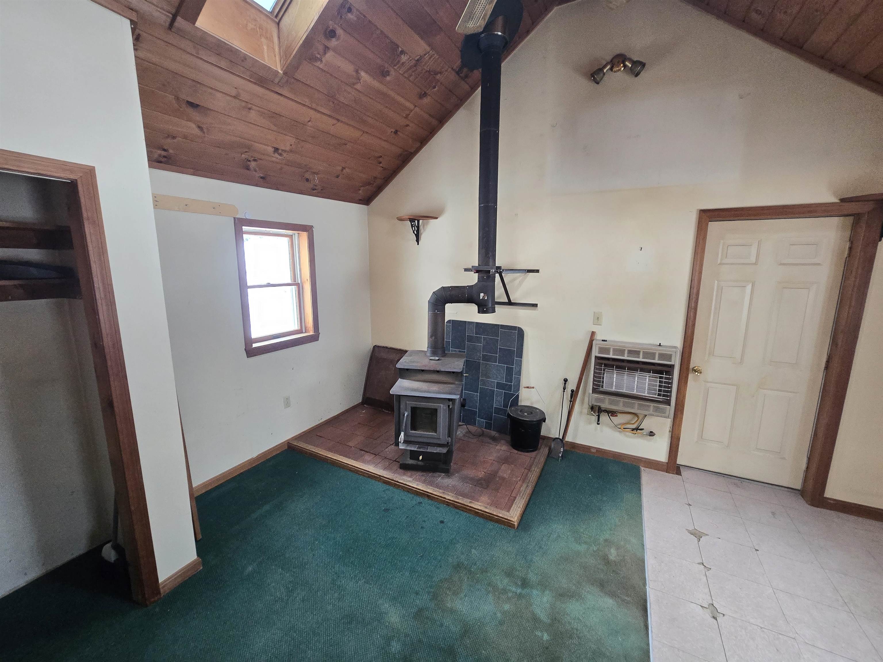 91 Water St, Rumney, NH 03266