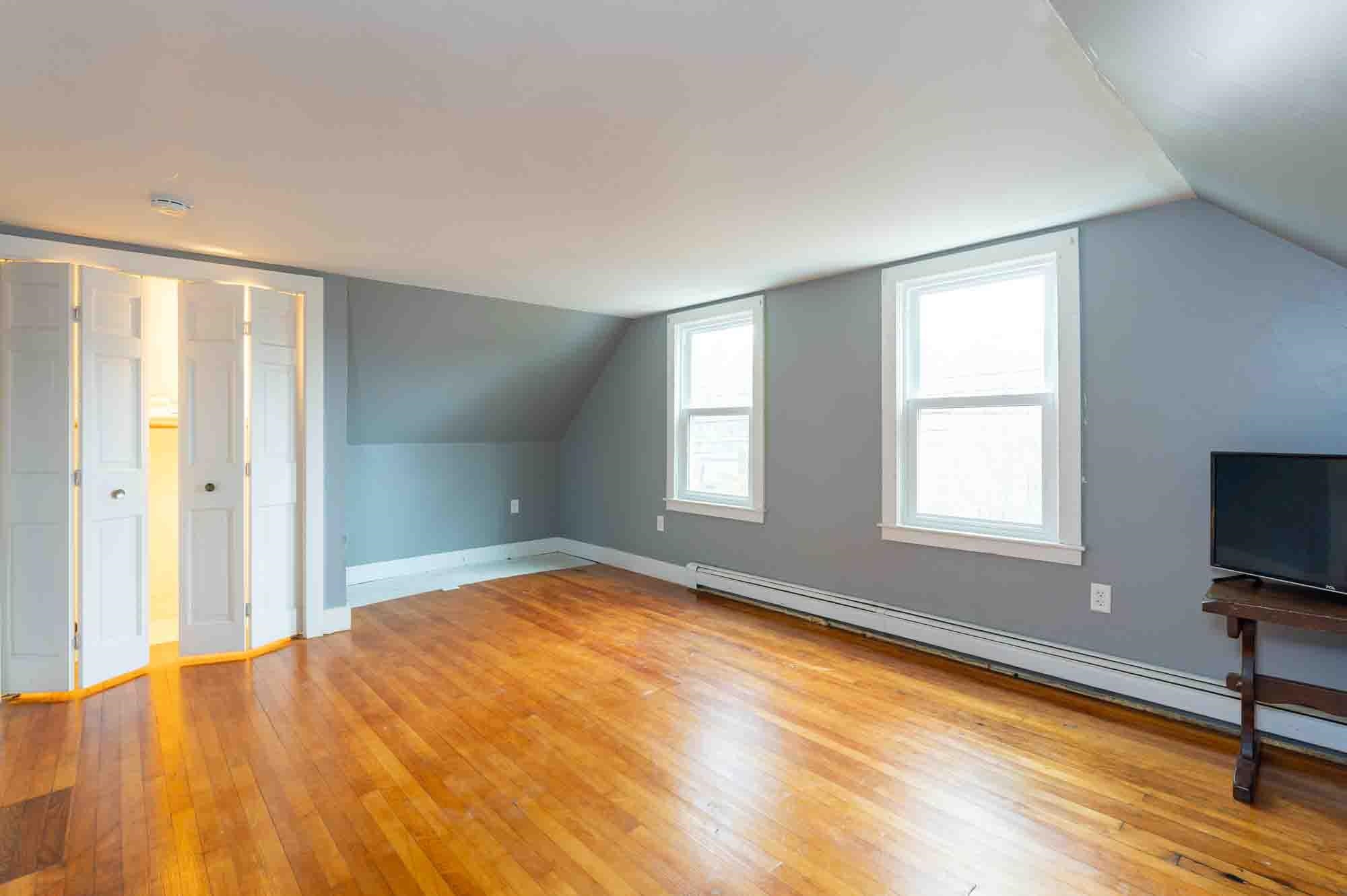 49 Jaffrey Rd, Peterborough, NH 03458