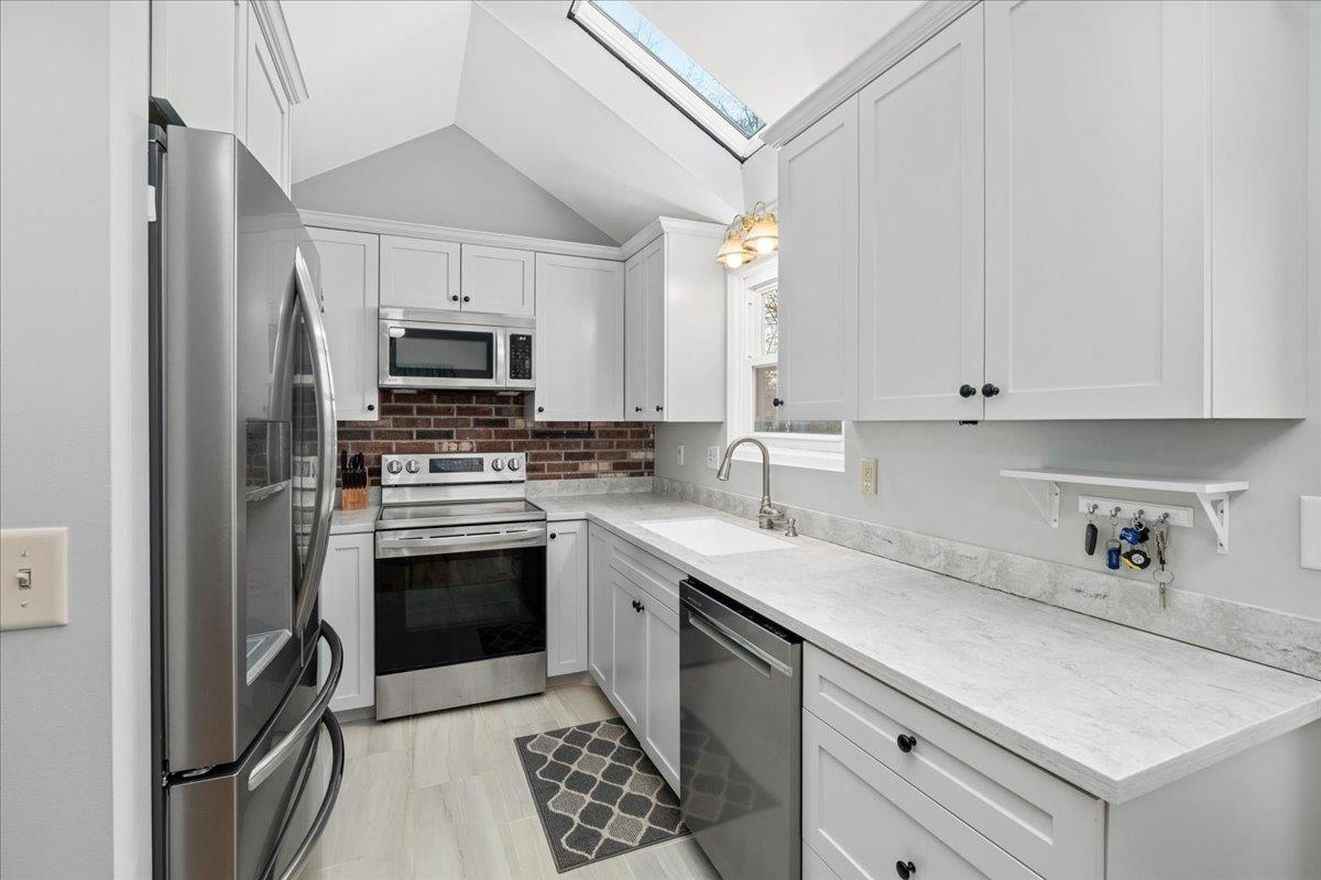 30 Perkins St, Milford, NH 03055