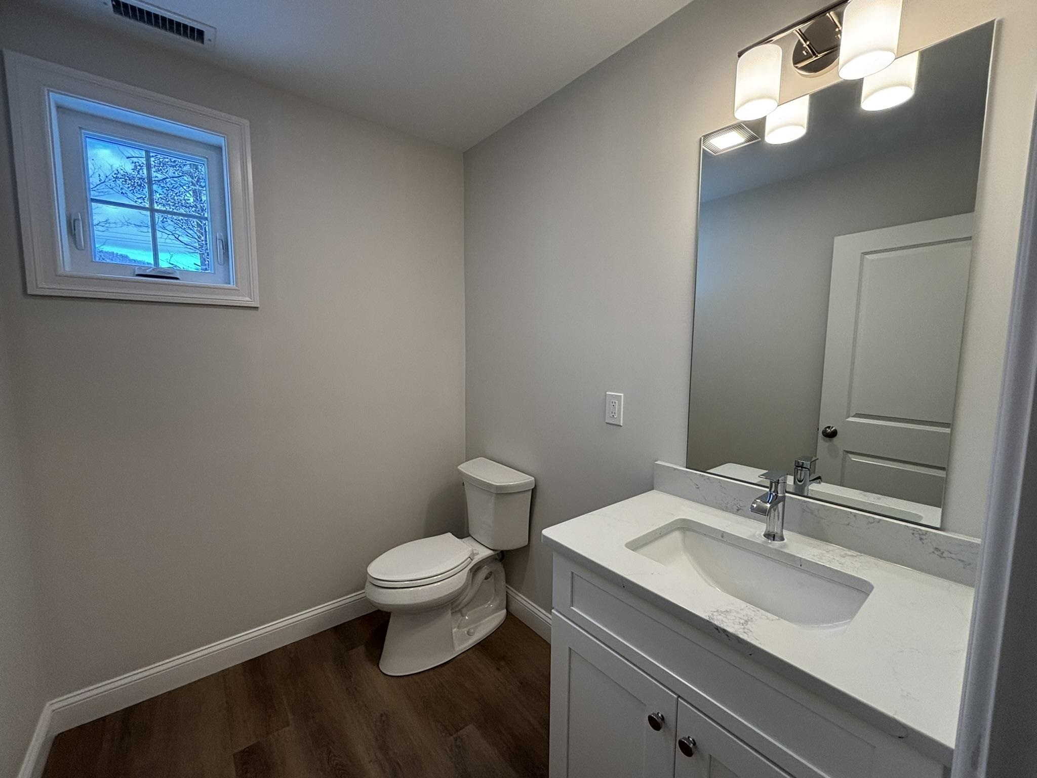 19 Woodmans Ln, Peterborough, NH 03458