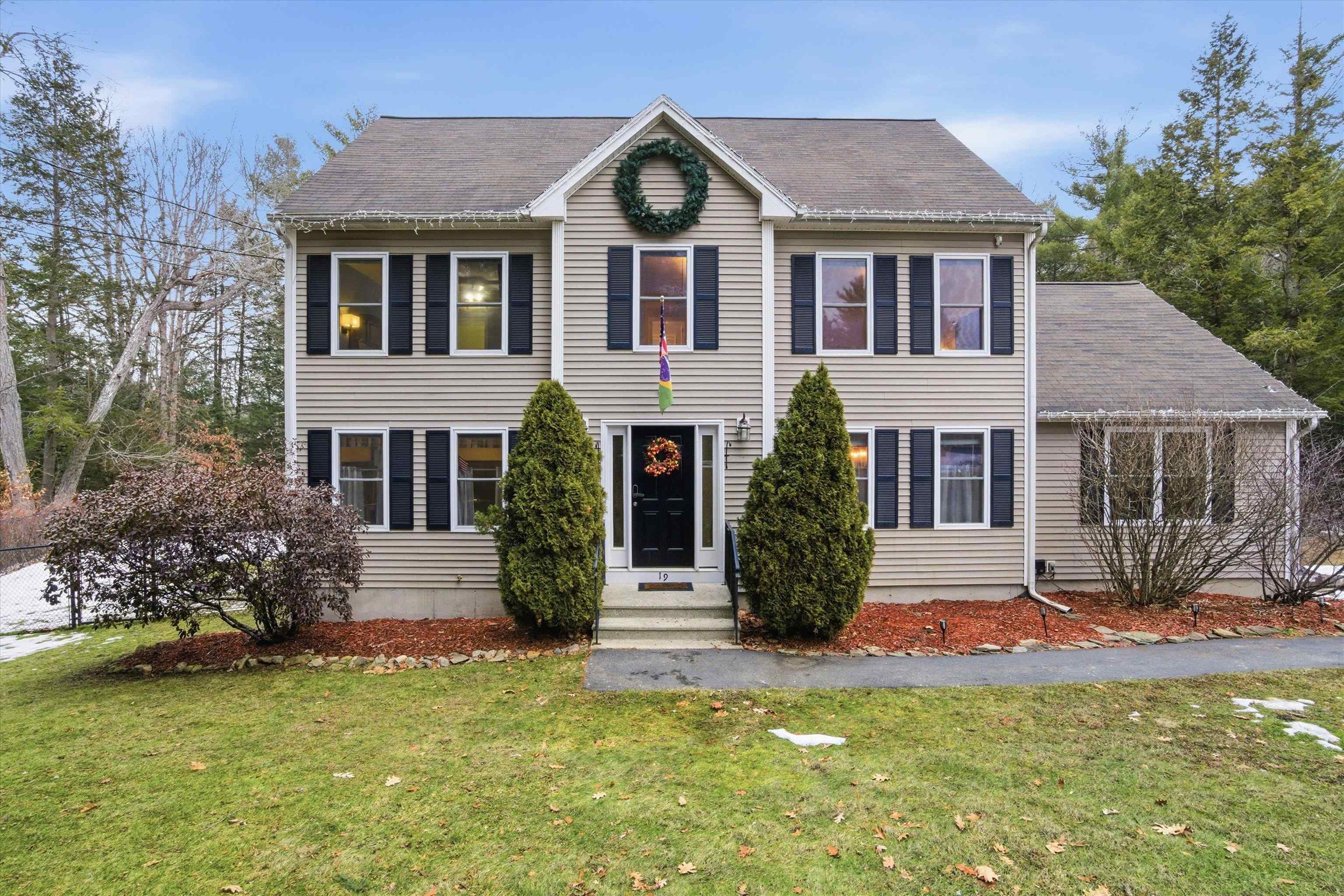 19 Ventura Dr, Raymond, NH 03077