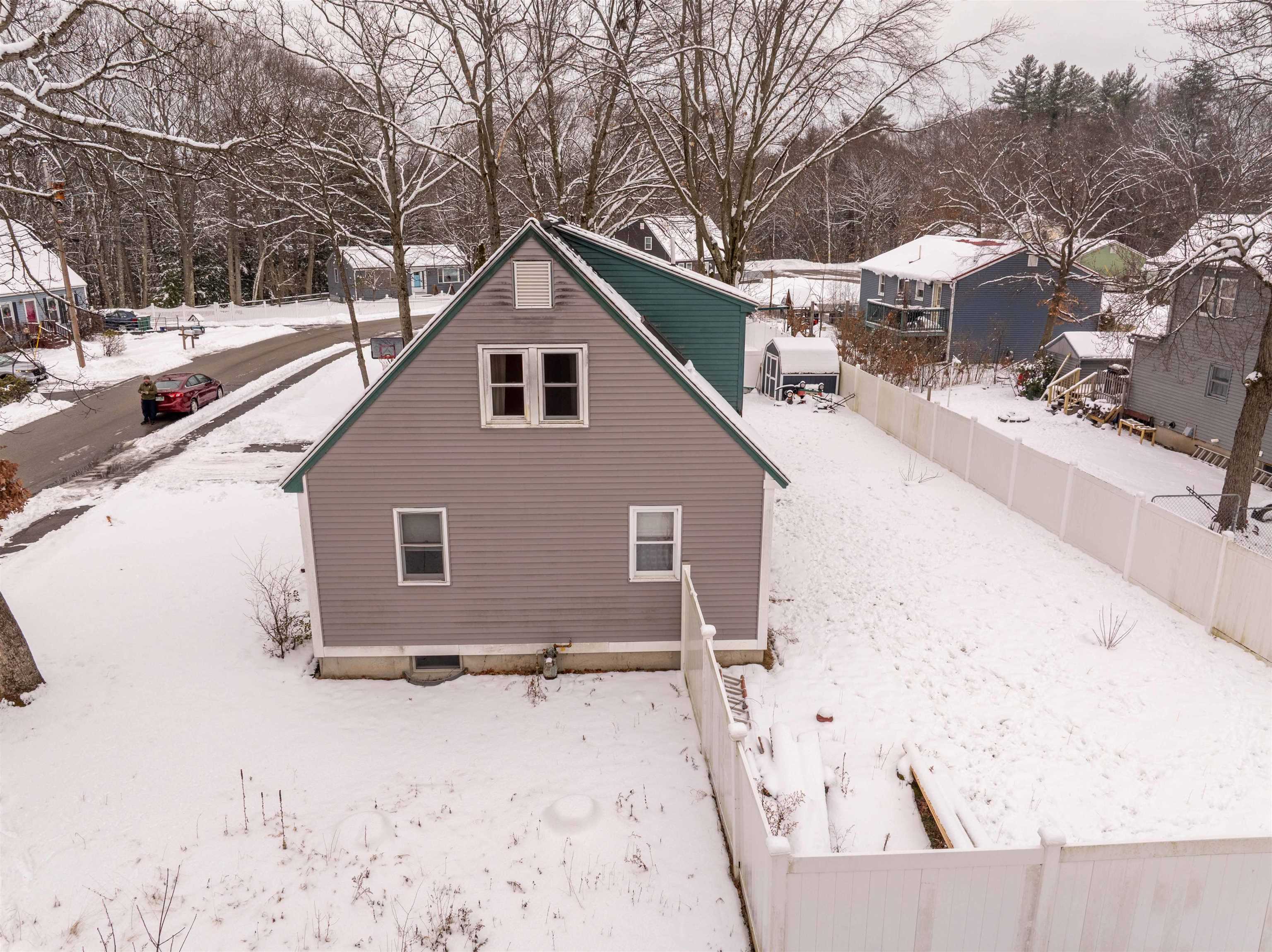 7 Kim Ln, Rochester, NH 03867