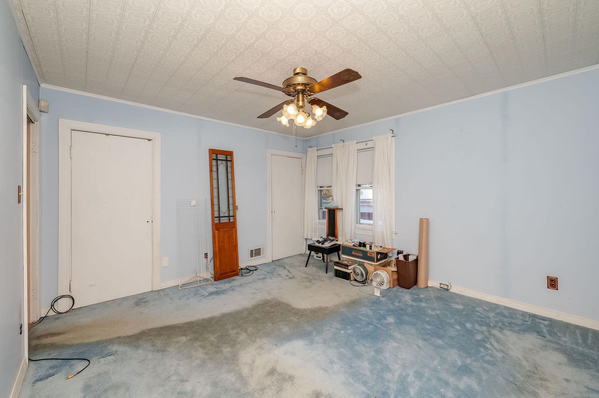 731 Hilldale Ave, Haverhill, MA 01832