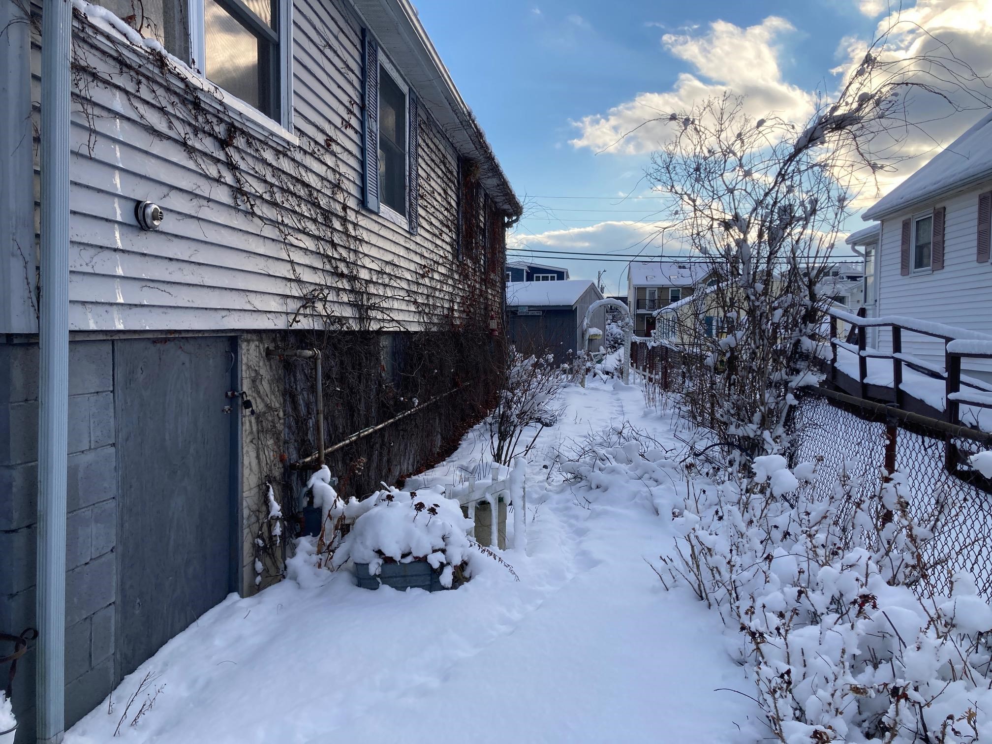 20 Campton St, Hampton, NH 03842