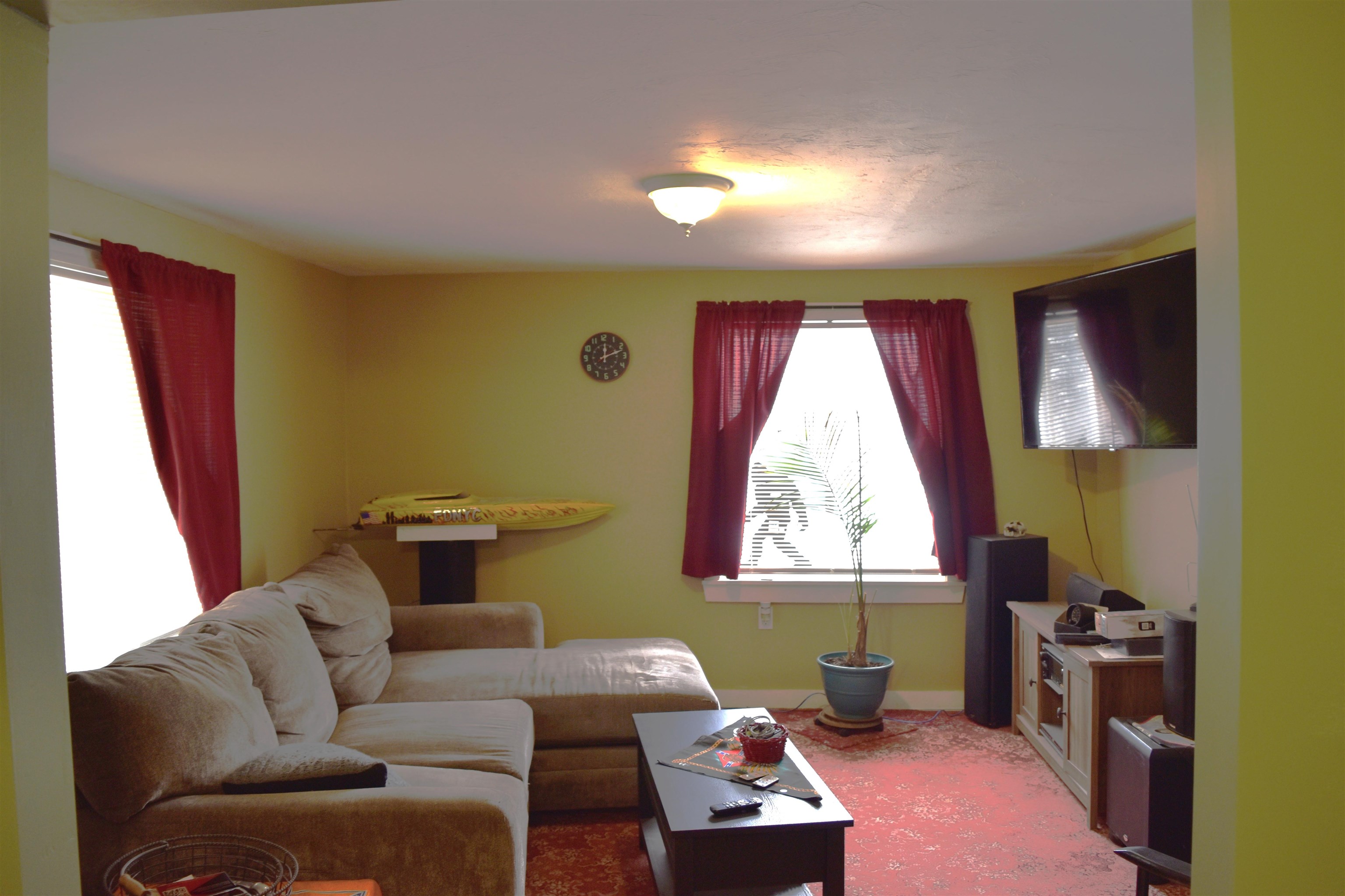 53 Concord St, Belmont, NH 03220