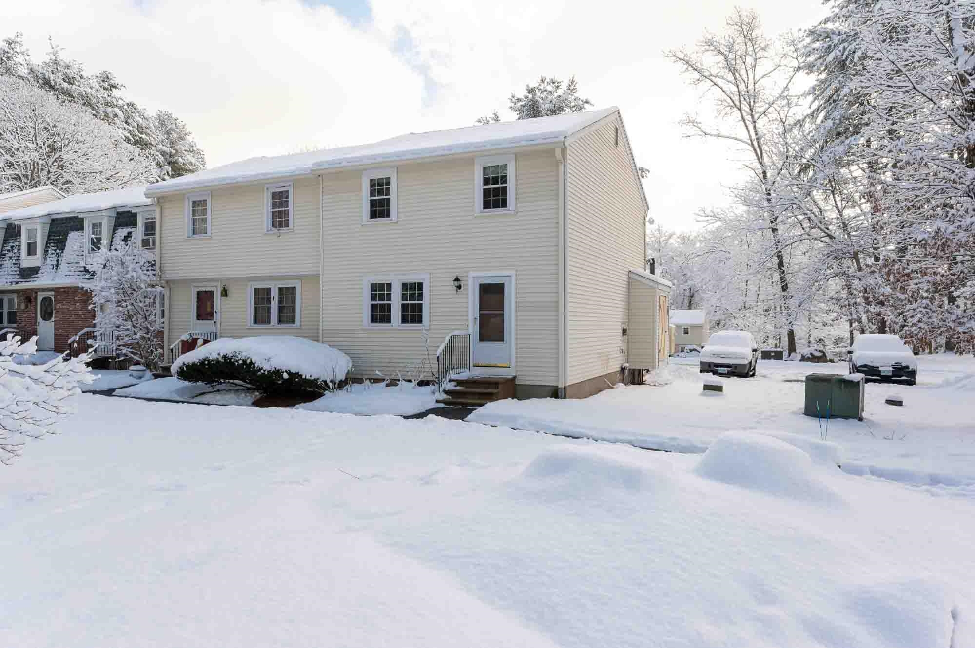 22 Olde Country Village Rd, Londonderry, NH 03053