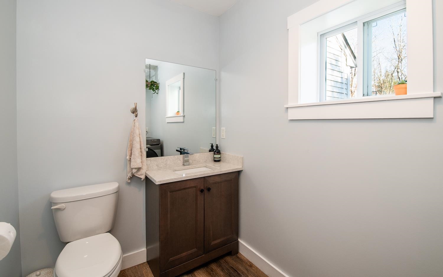 121 Hampstead Rd, Sandown, NH 03873