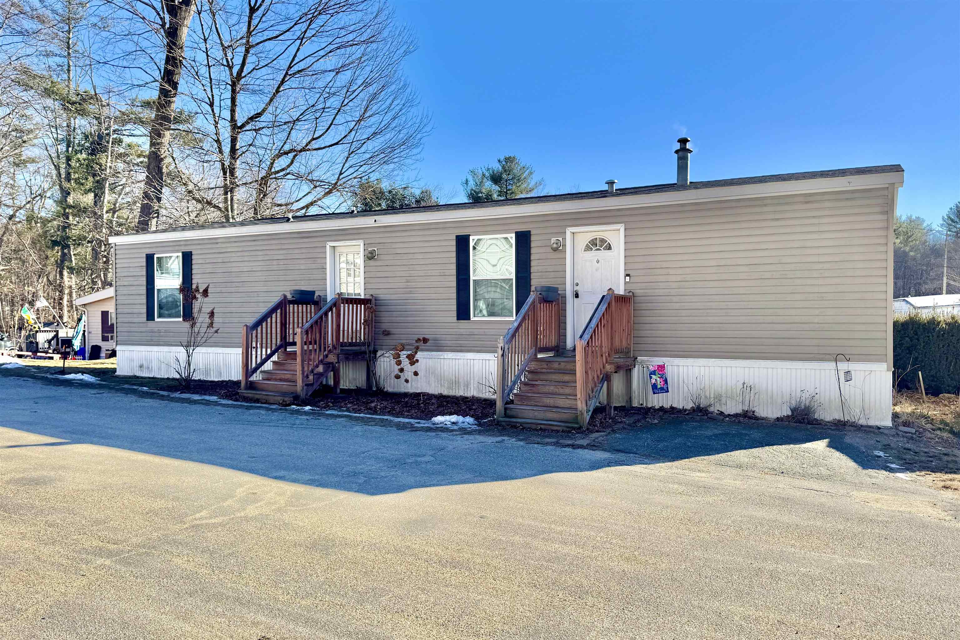62 Mobile Dr, Hudson, NH 03051