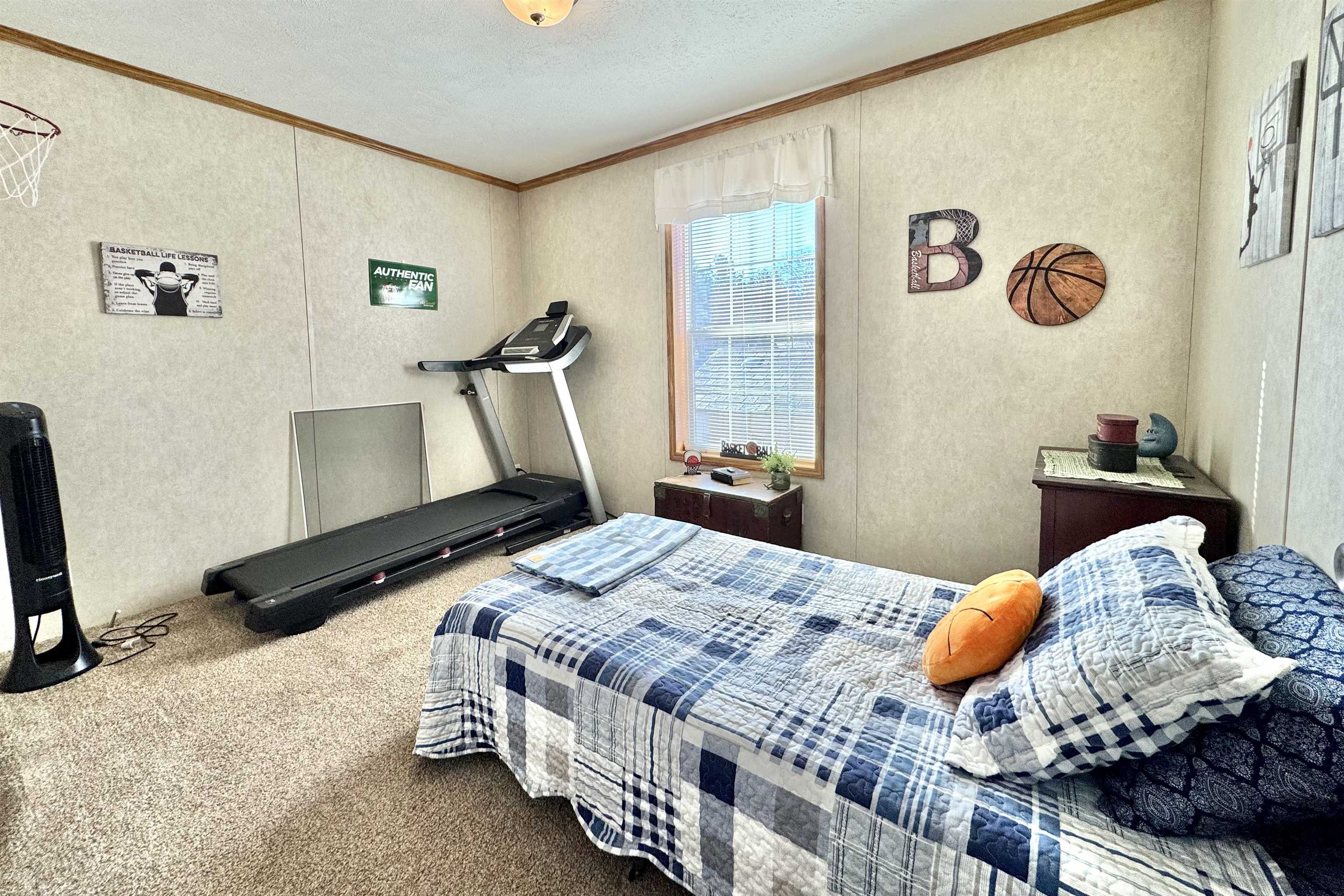 62 Mobile Dr, Hudson, NH 03051