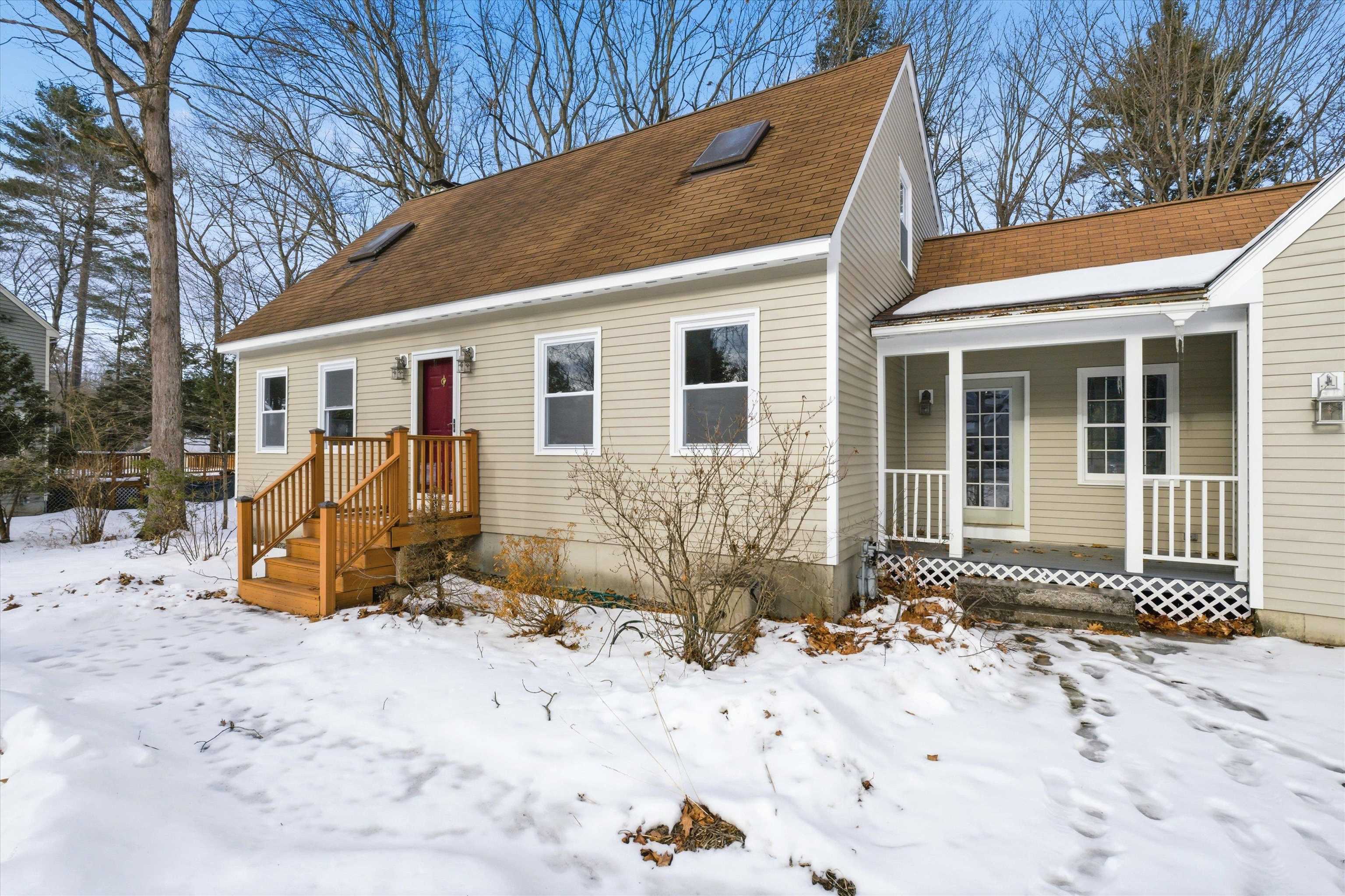 35 Peterson Cir, Concord, NH 03303