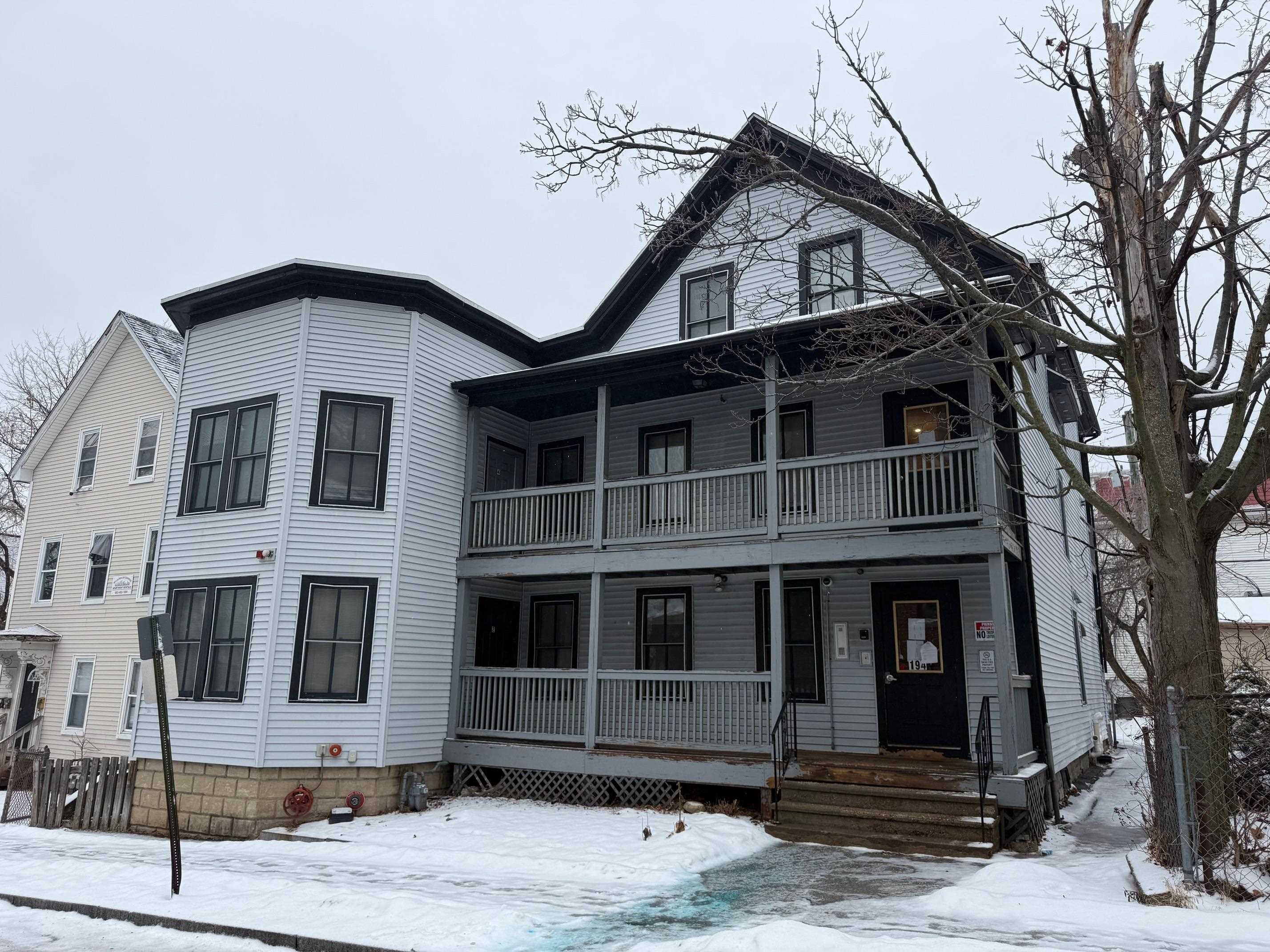 194 Spruce St, Manchester, NH 03103