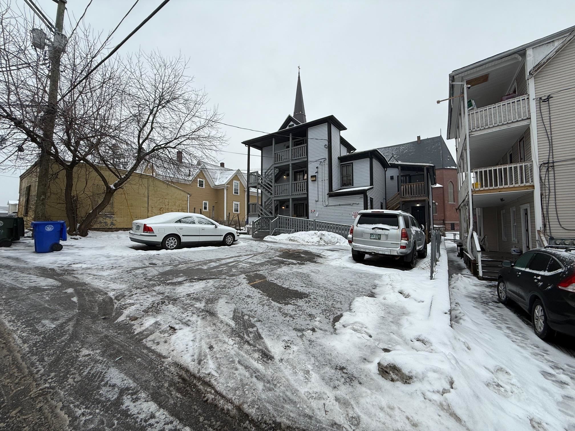 194 Spruce St, Manchester, NH 03103