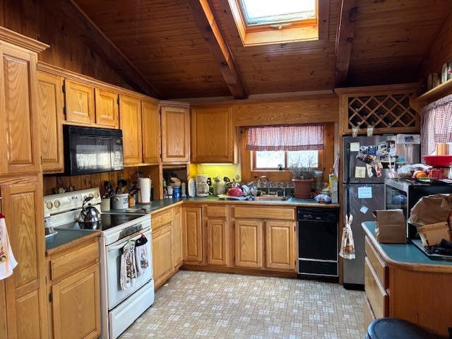 60 Pine Meadows Cir, Bennington, NH 03442