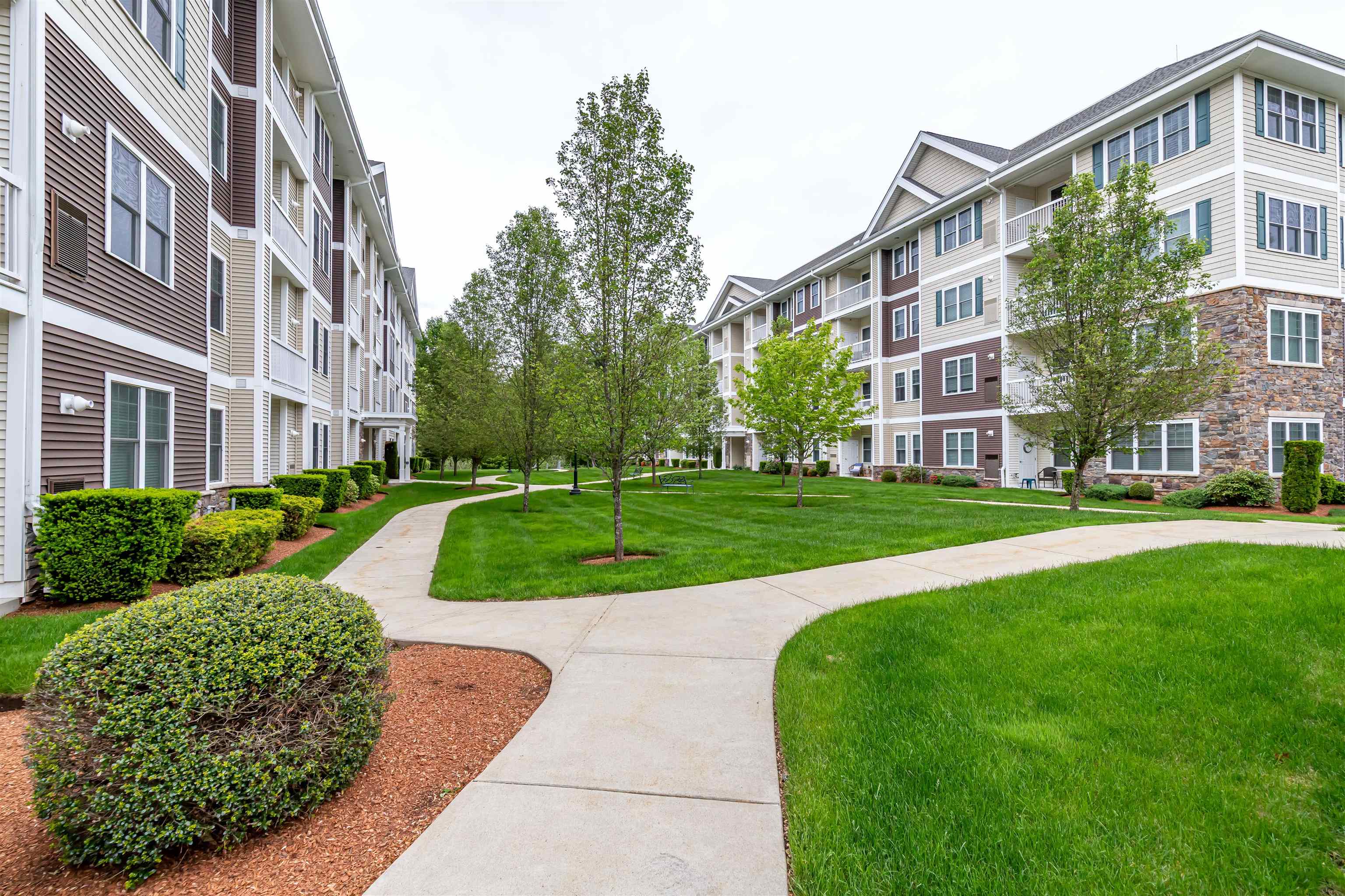 10 Braemoor Woods Rd, Salem, NH 03079