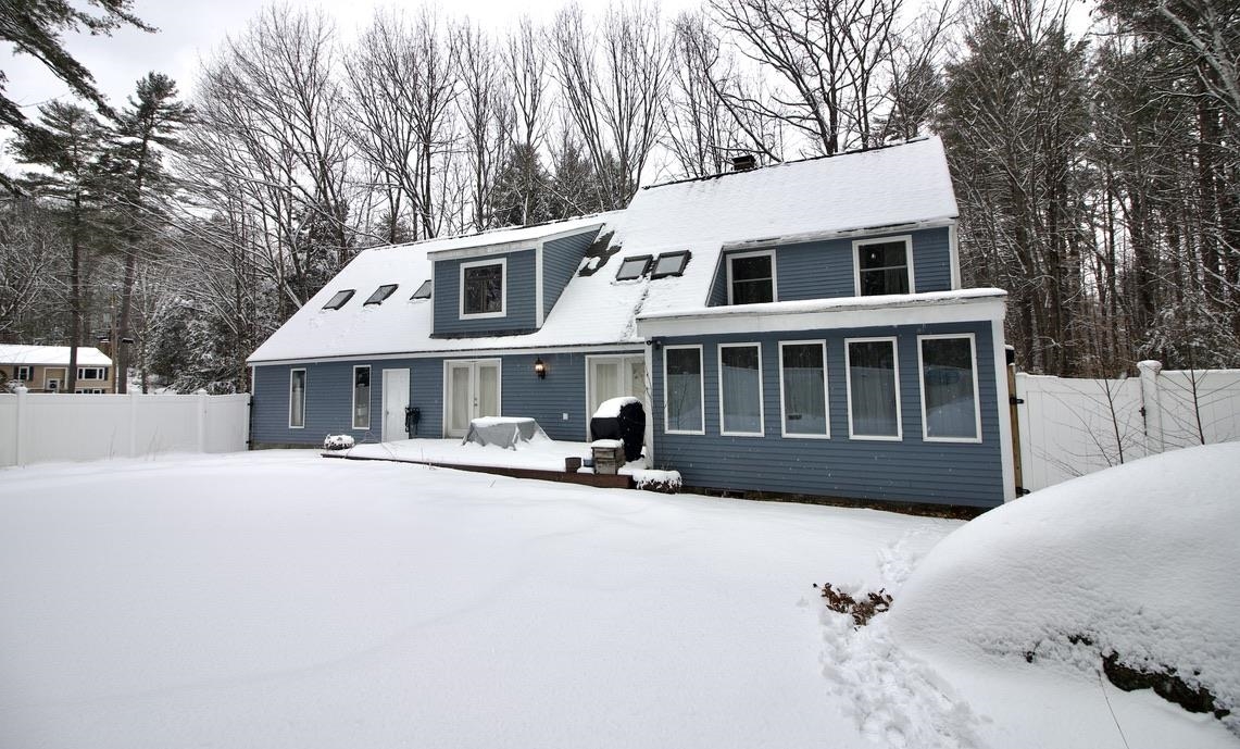 70 Hillside Dr, Henniker, NH 03242