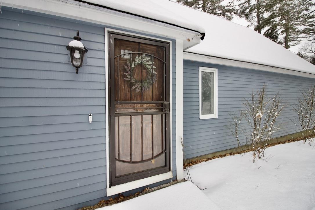 70 Hillside Dr, Henniker, NH 03242