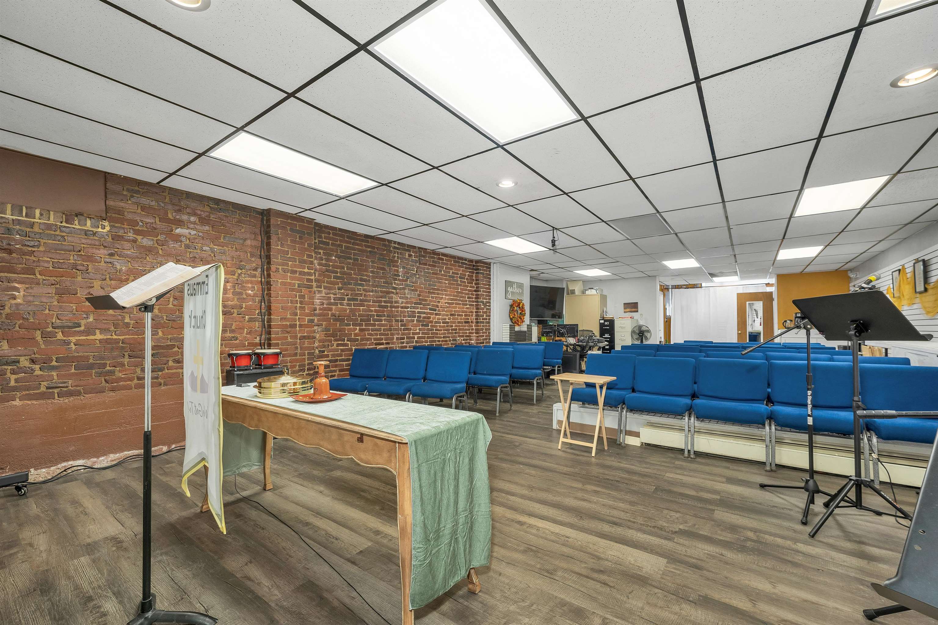 160 Amory St, Manchester, NH 03102