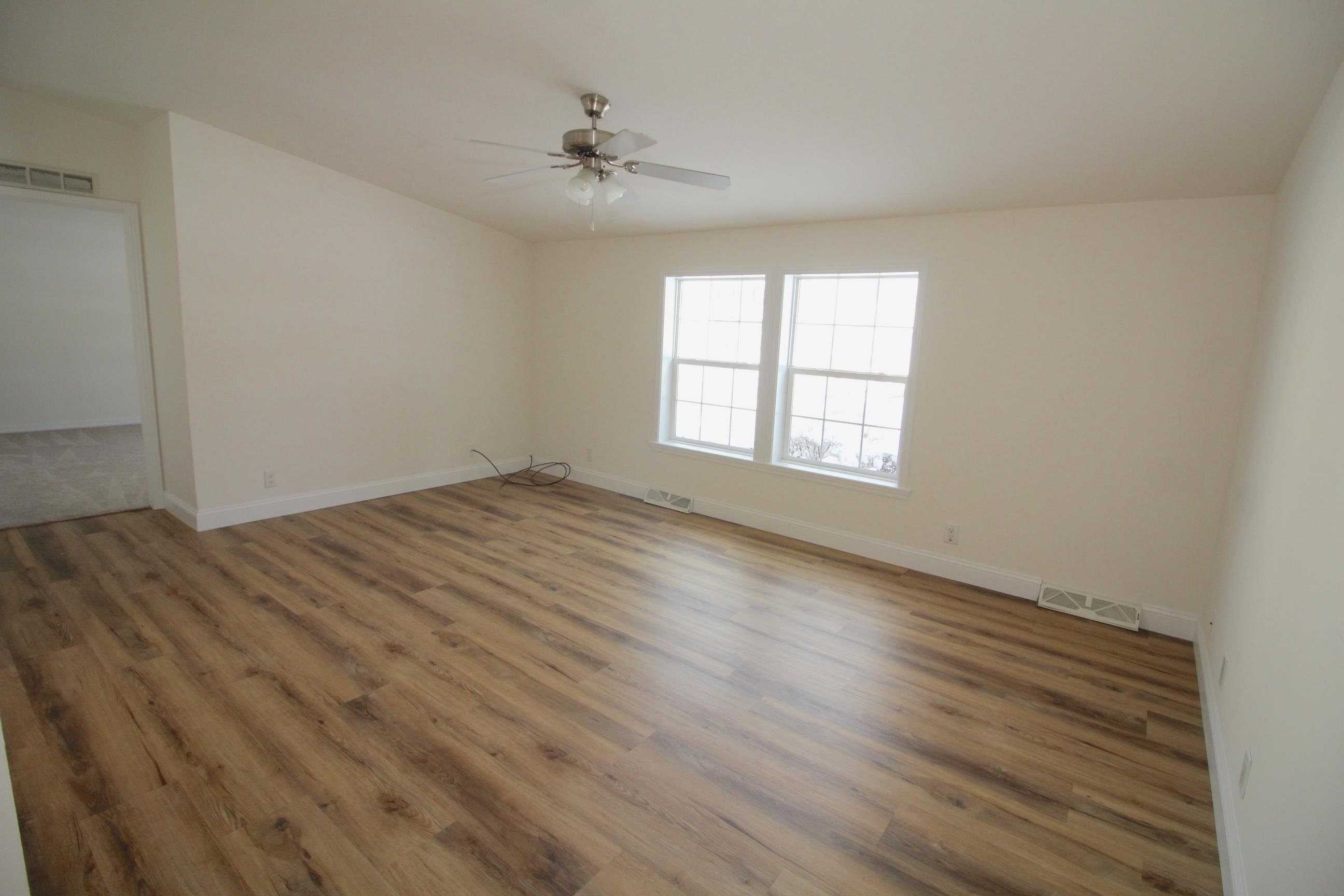 30 Sawmill Rg, Sandown, NH 03873