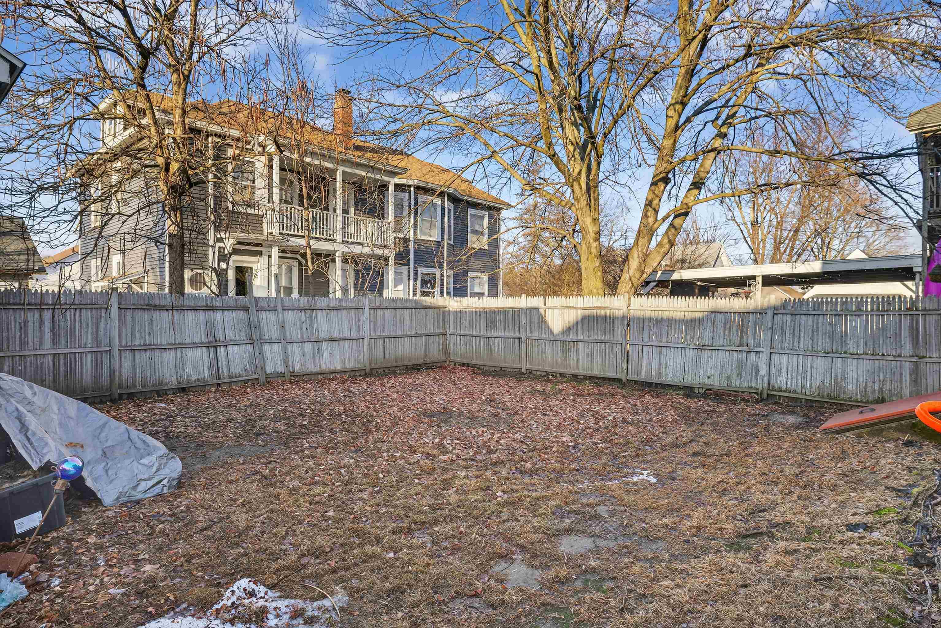 7 Pinard St, Goffstown, NH 03045