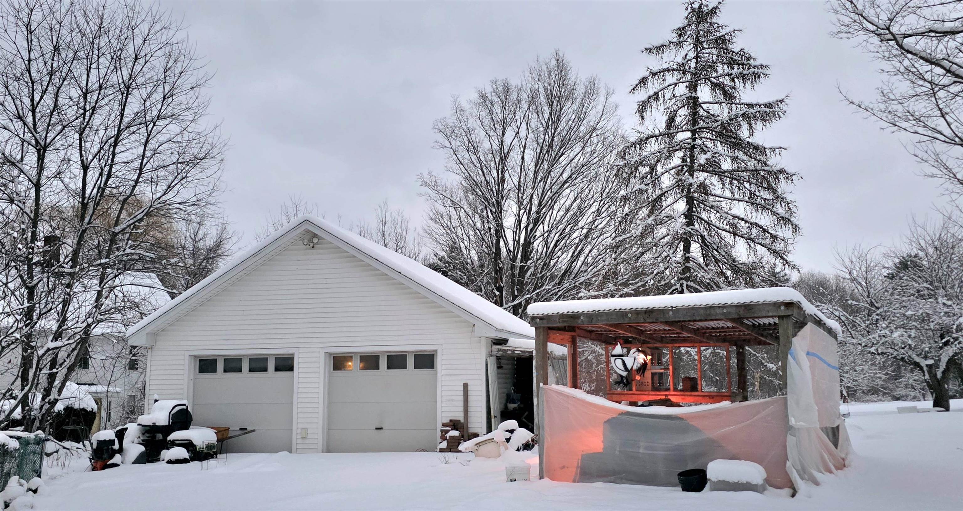 86 Raymond Rd, Chester, NH 03036