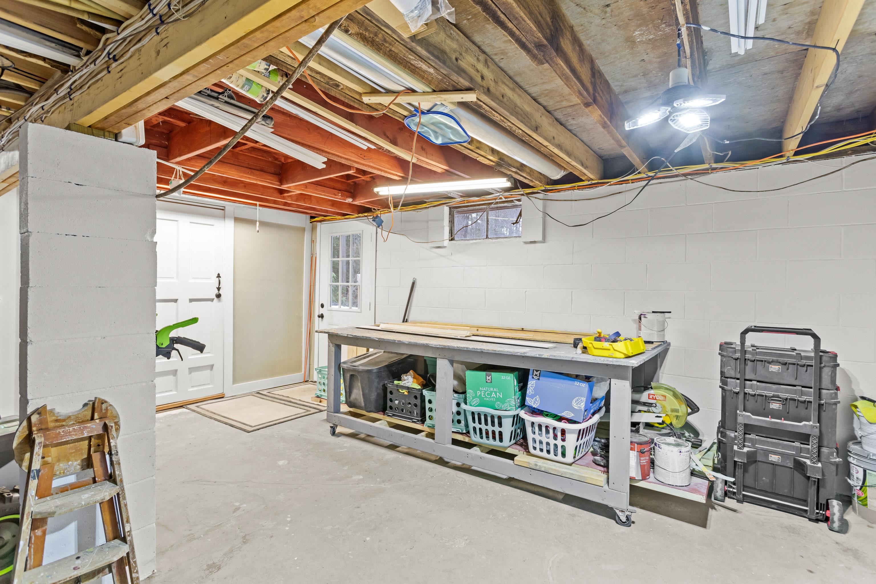 155 Gillis Hill Rd, Bennington, NH 03442