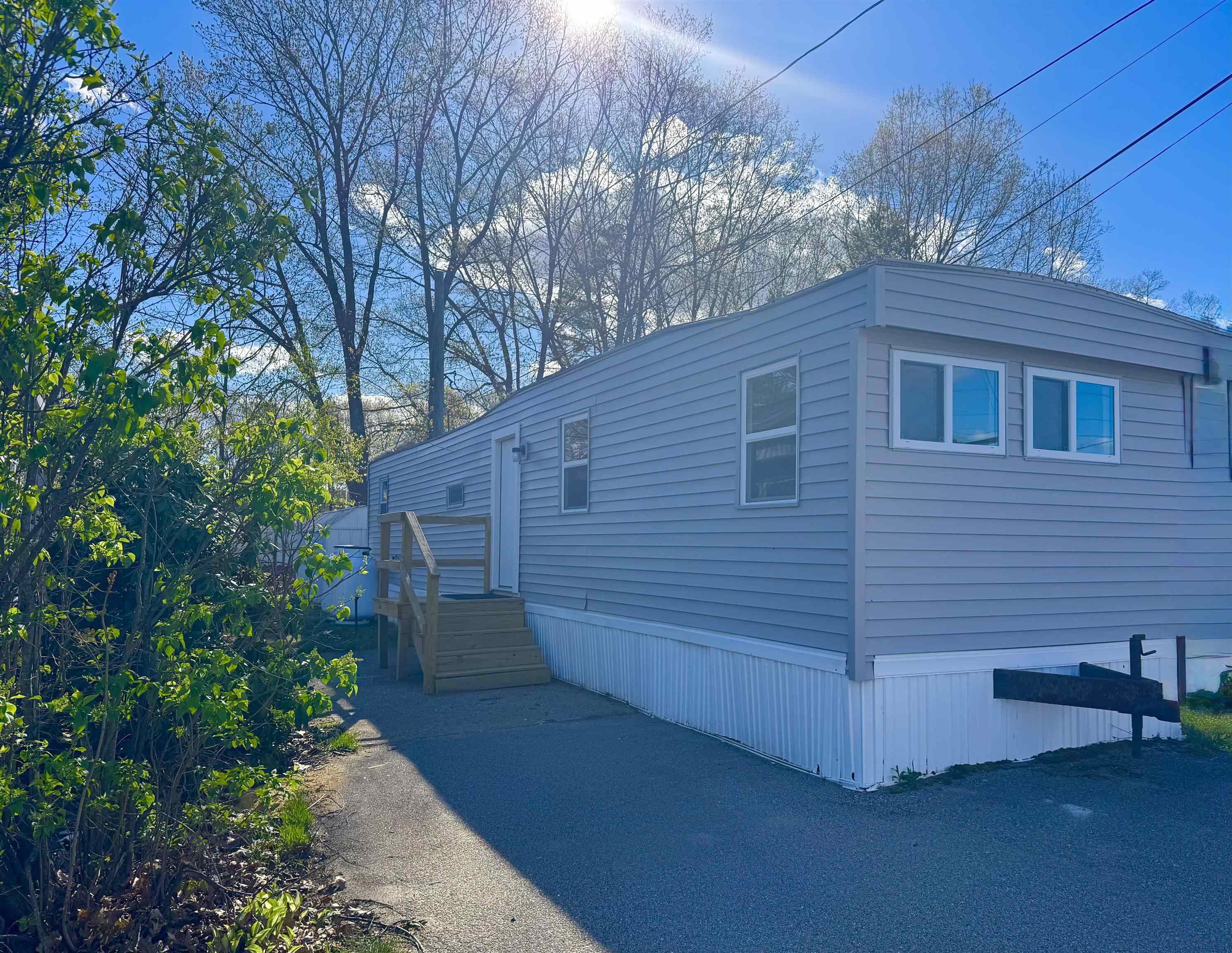 16 Polly Ann Mhp Pk, Dover, NH 03820