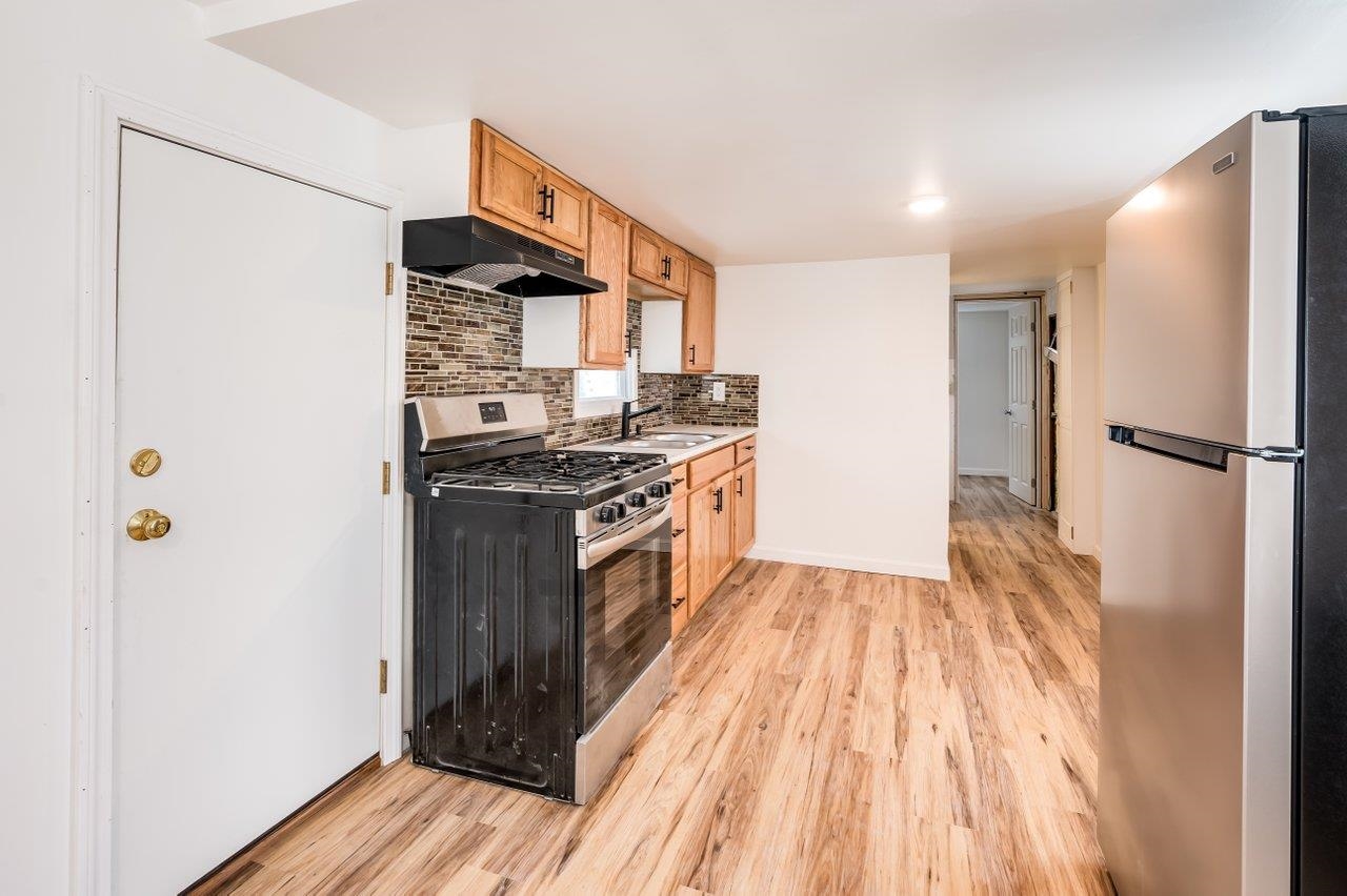 16 Polly Ann Mhp Pk, Dover, NH 03820