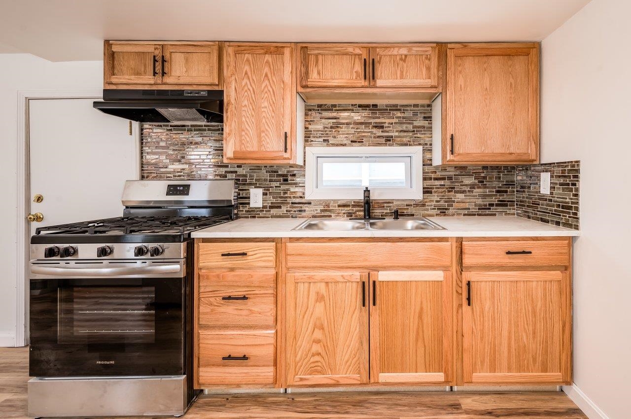 16 Polly Ann Mhp Pk, Dover, NH 03820
