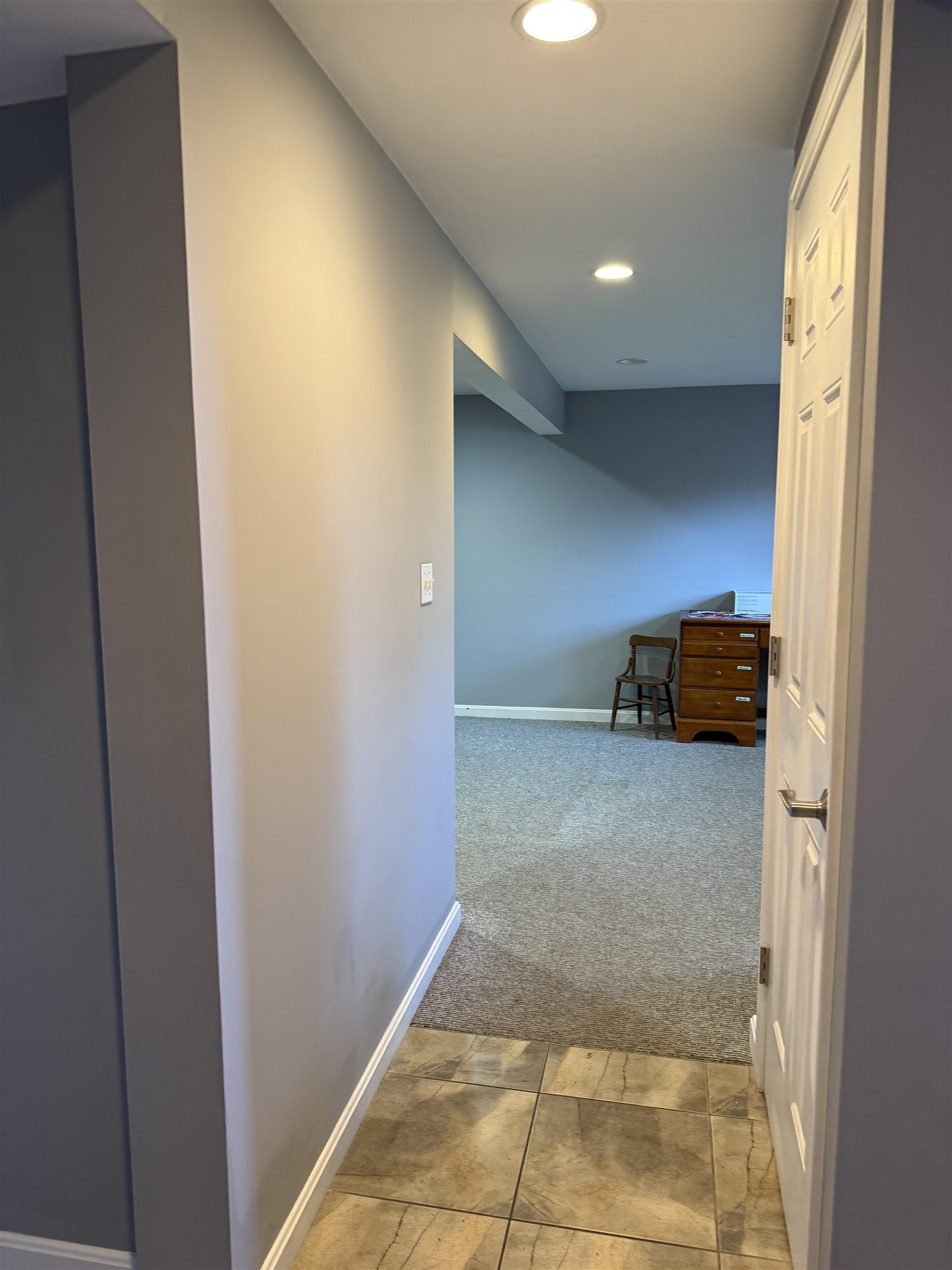 4 Ash St, Londonderry, NH 03053