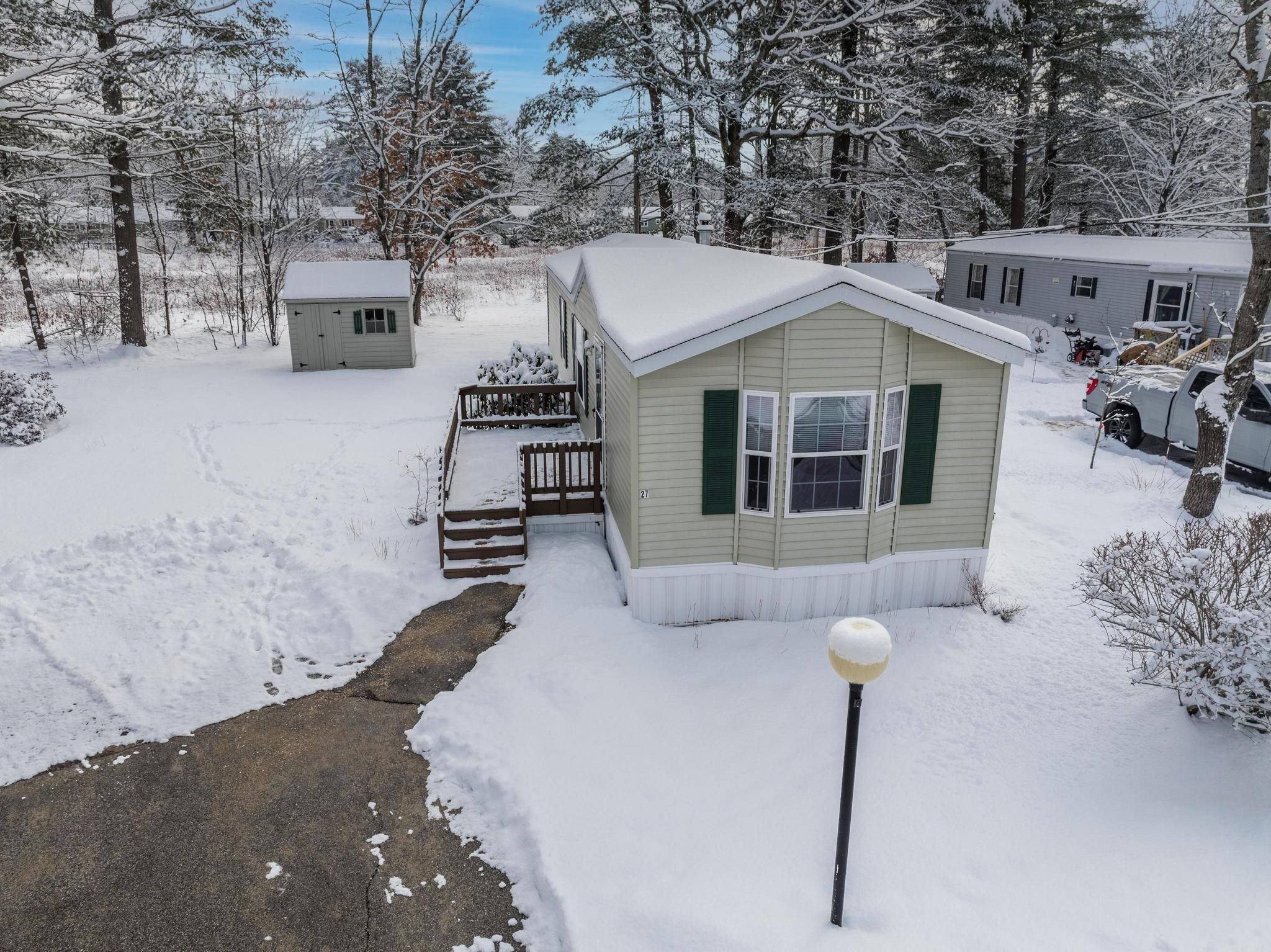 27 Melrose Dr, Rochester, NH 03868